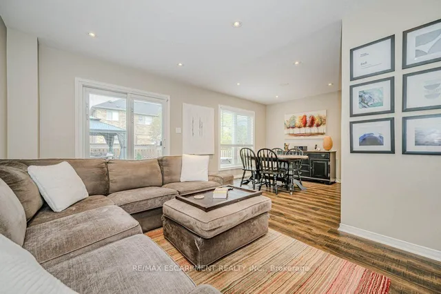 Additional property image - 633 Amelia Cres