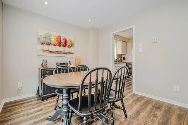 Additional property image - 633 Amelia Cres
