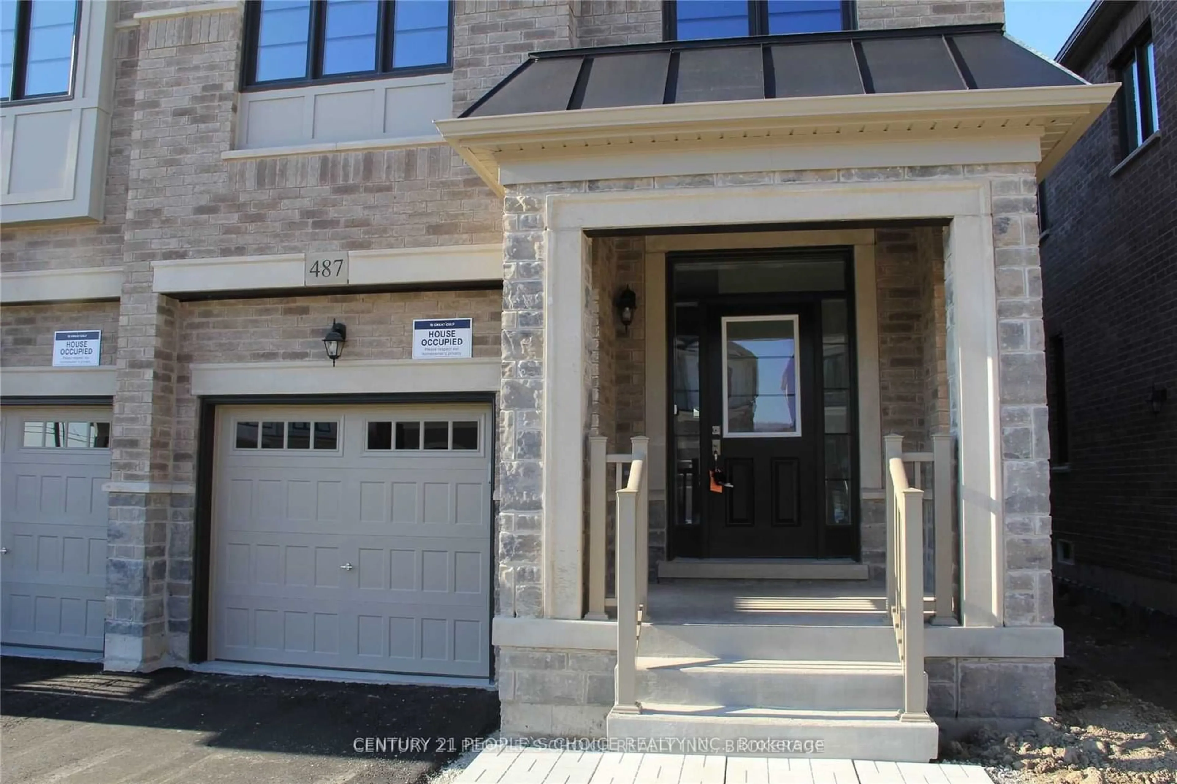 Indoor entryway, ceramic floors for 487 Bergamot Ave, Milton Ontario L9E 1T8