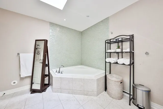 Additional property image - 4135 Shipp Dr Unit 3