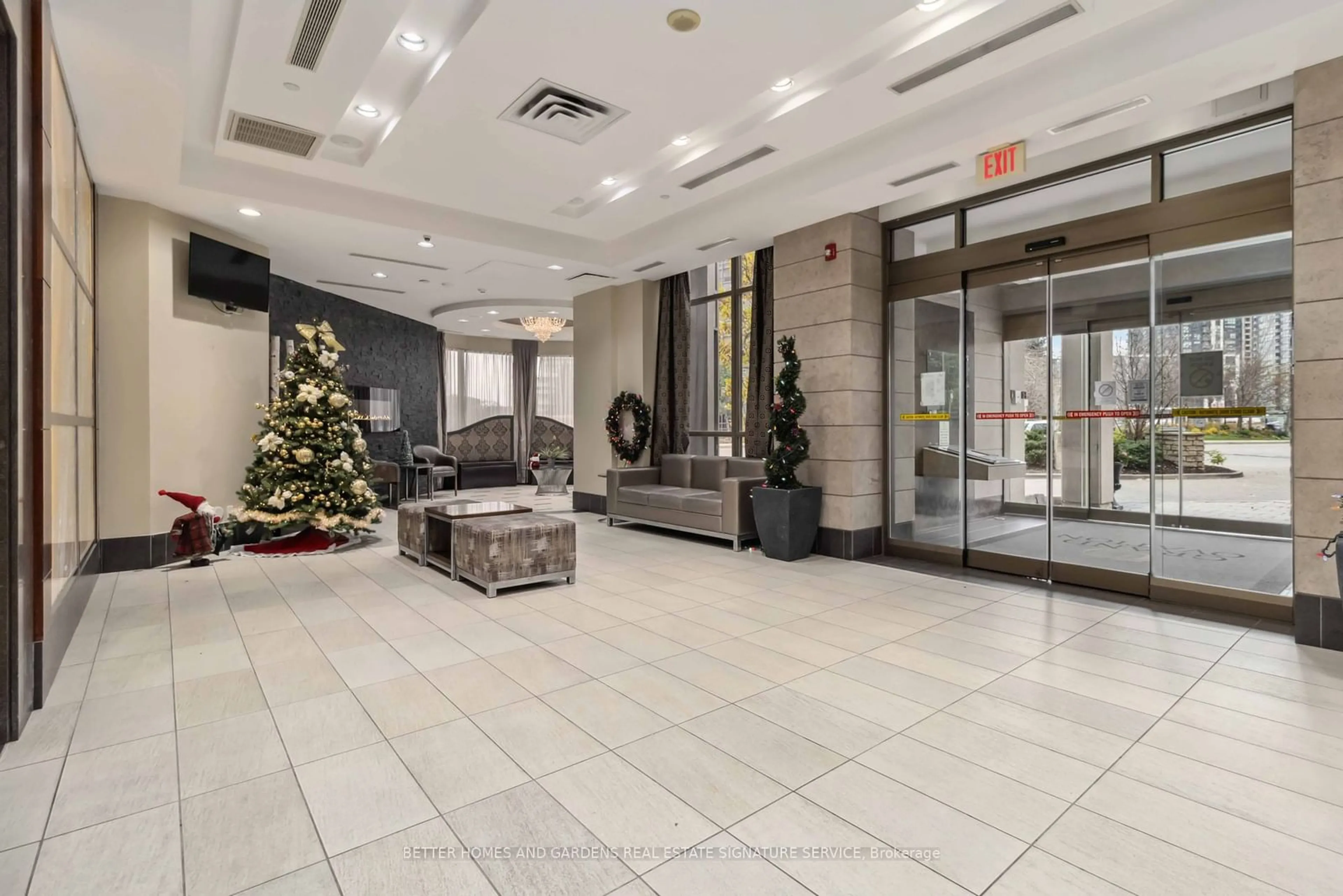 Indoor lobby, unknown for 310 Burnhamthorpe Rd #2111, Mississauga Ontario L5B 4P9