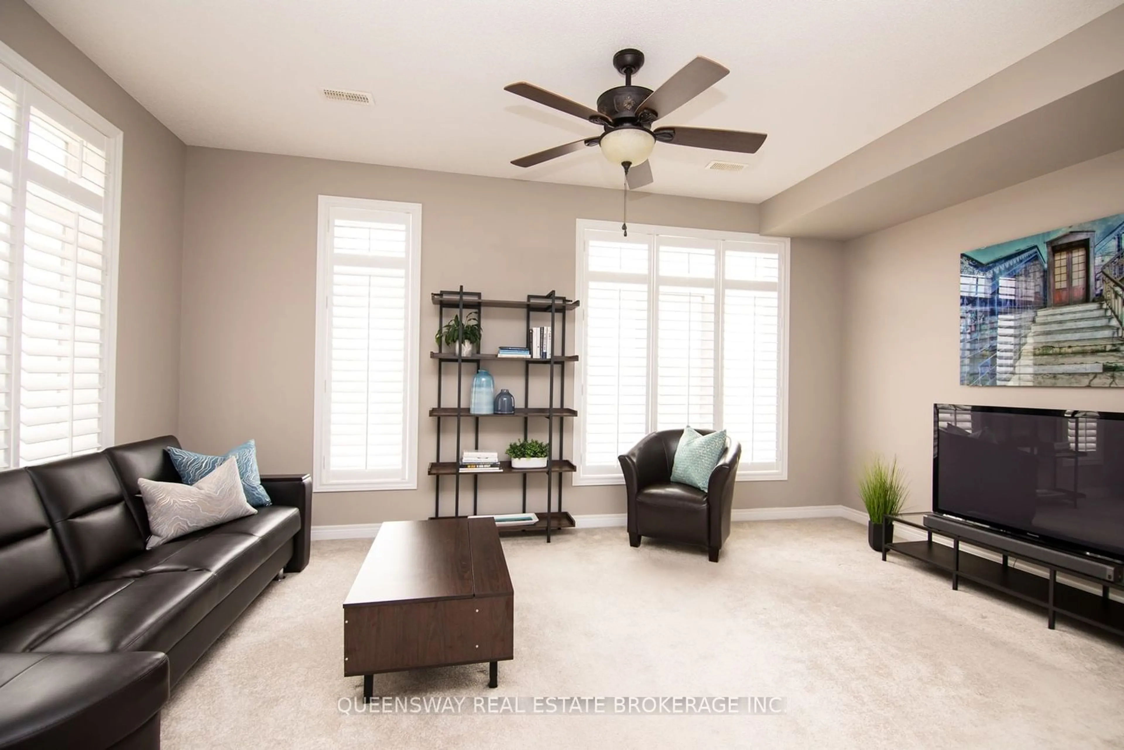 Living room, wood floors for 4139 Palermo Common, Burlington Ontario L7L 0G7