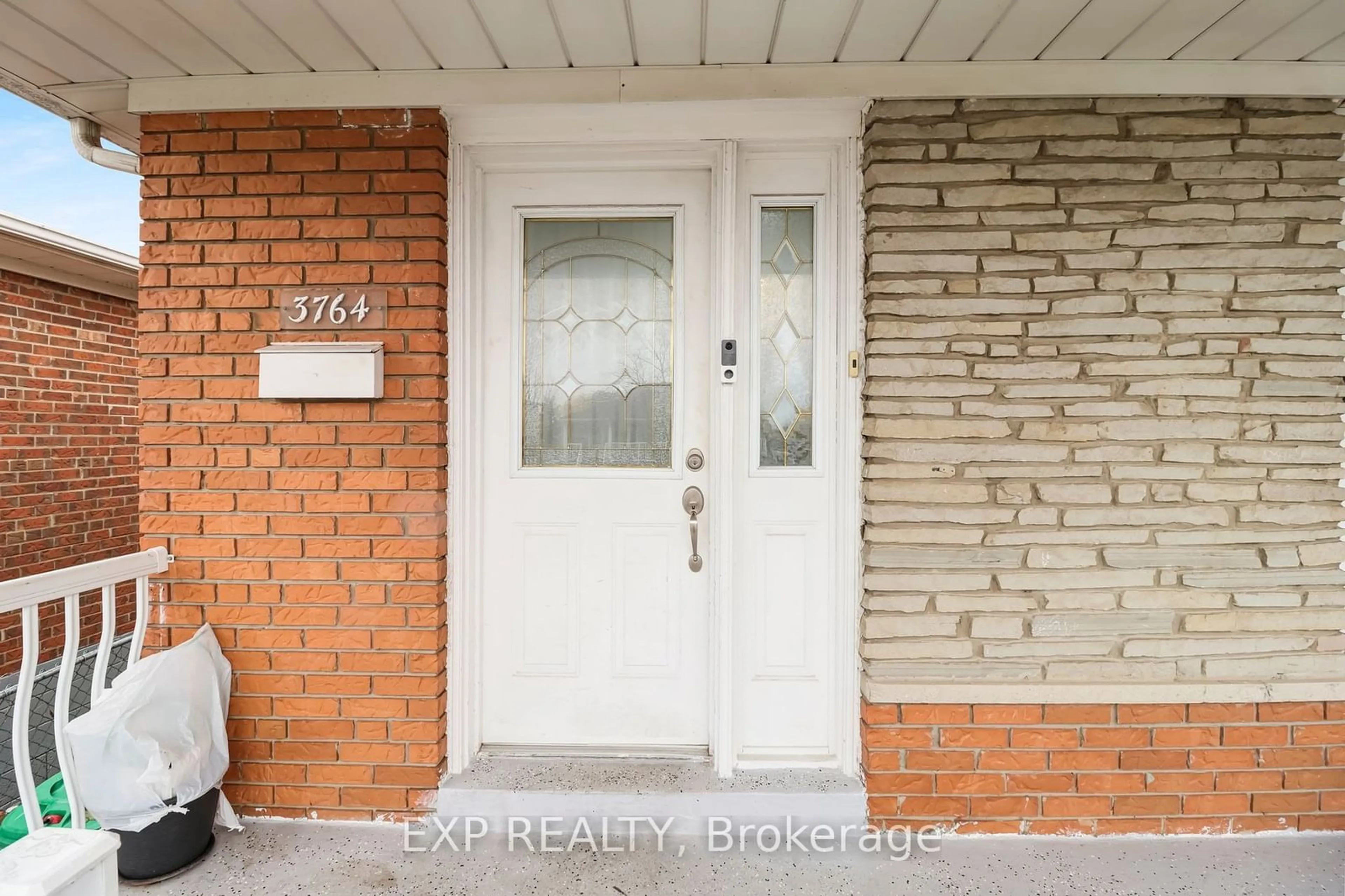 Indoor entryway for 3764 Teeswater Rd, Mississauga Ontario L4T 2A4