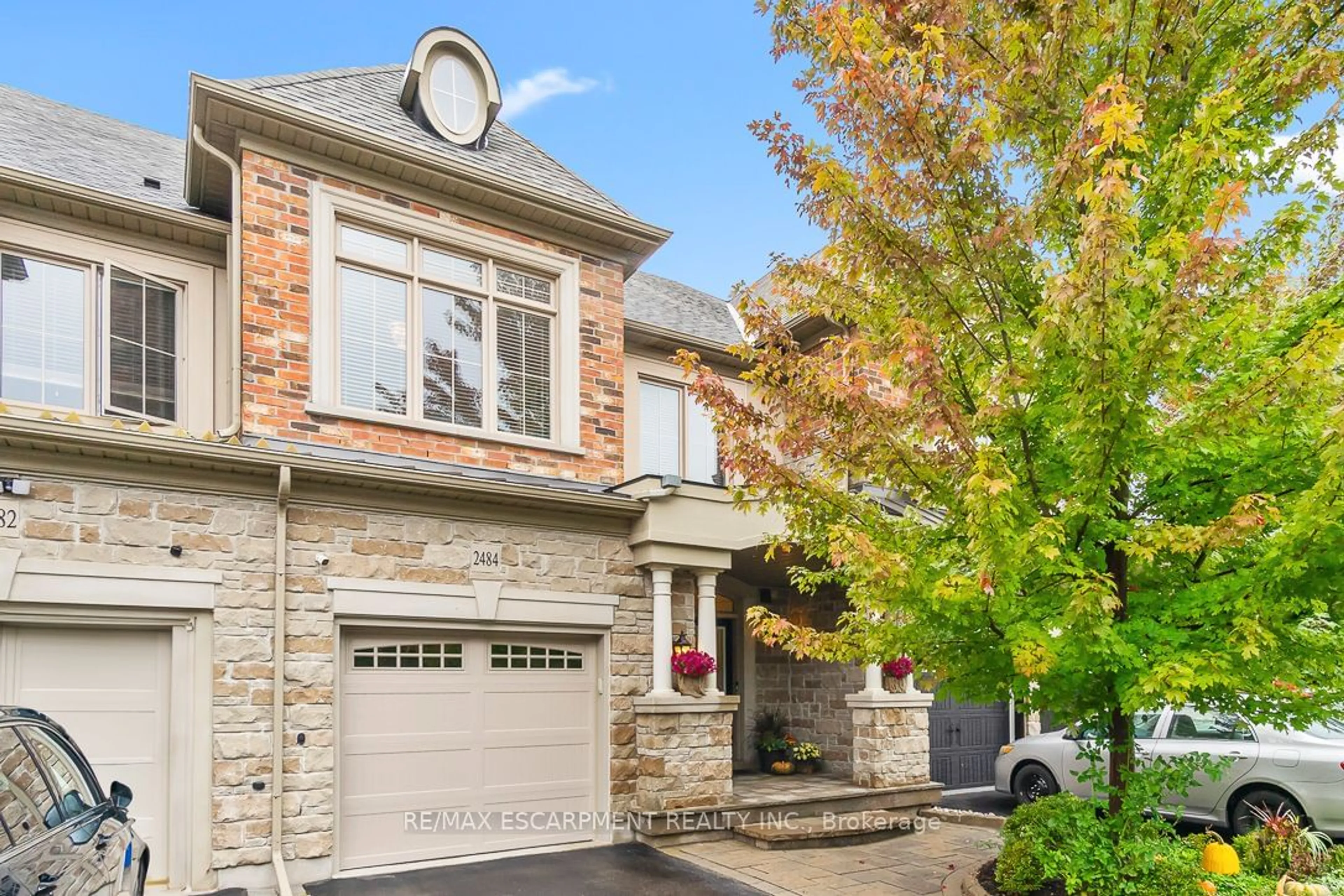 Home with brick exterior material for 2484 Thornfield Common, Oakville Ontario L6M 0S2