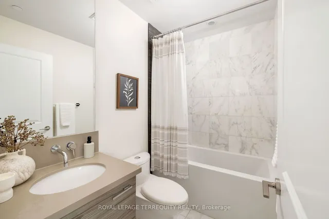 Additional property image - 33 Shore Breeze Dr Unit 3401