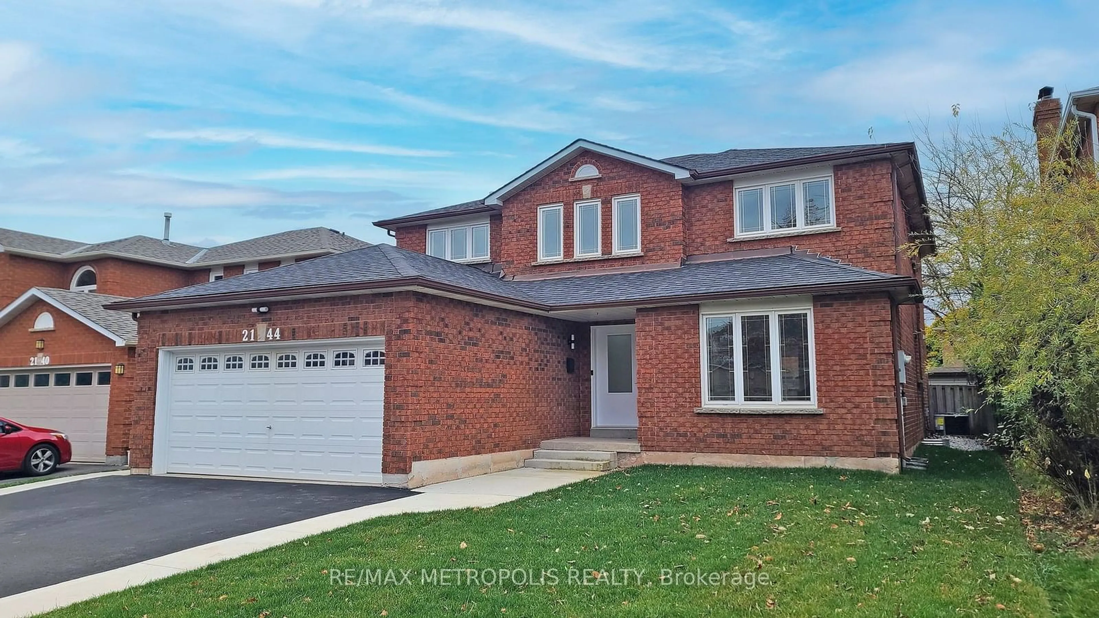 Home with brick exterior material for 2144 Eighth Line, Oakville Ontario L6H 4W4