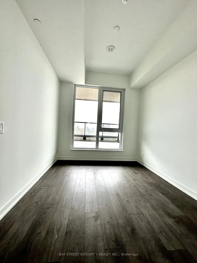 Additional property image - 270 Dufferin St Unit 1018