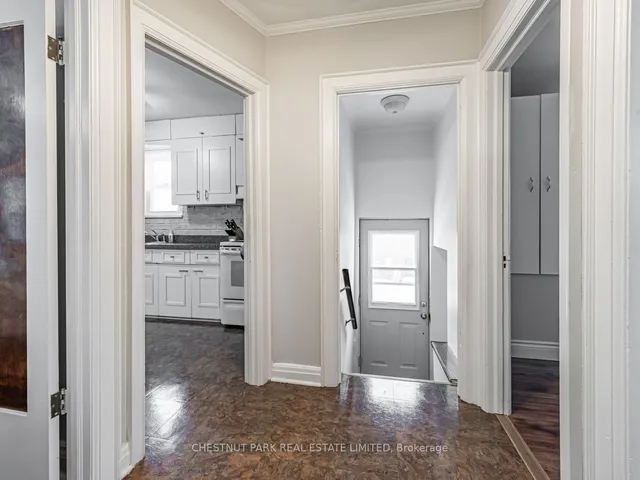 Additional property image - 207 Pellatt Ave