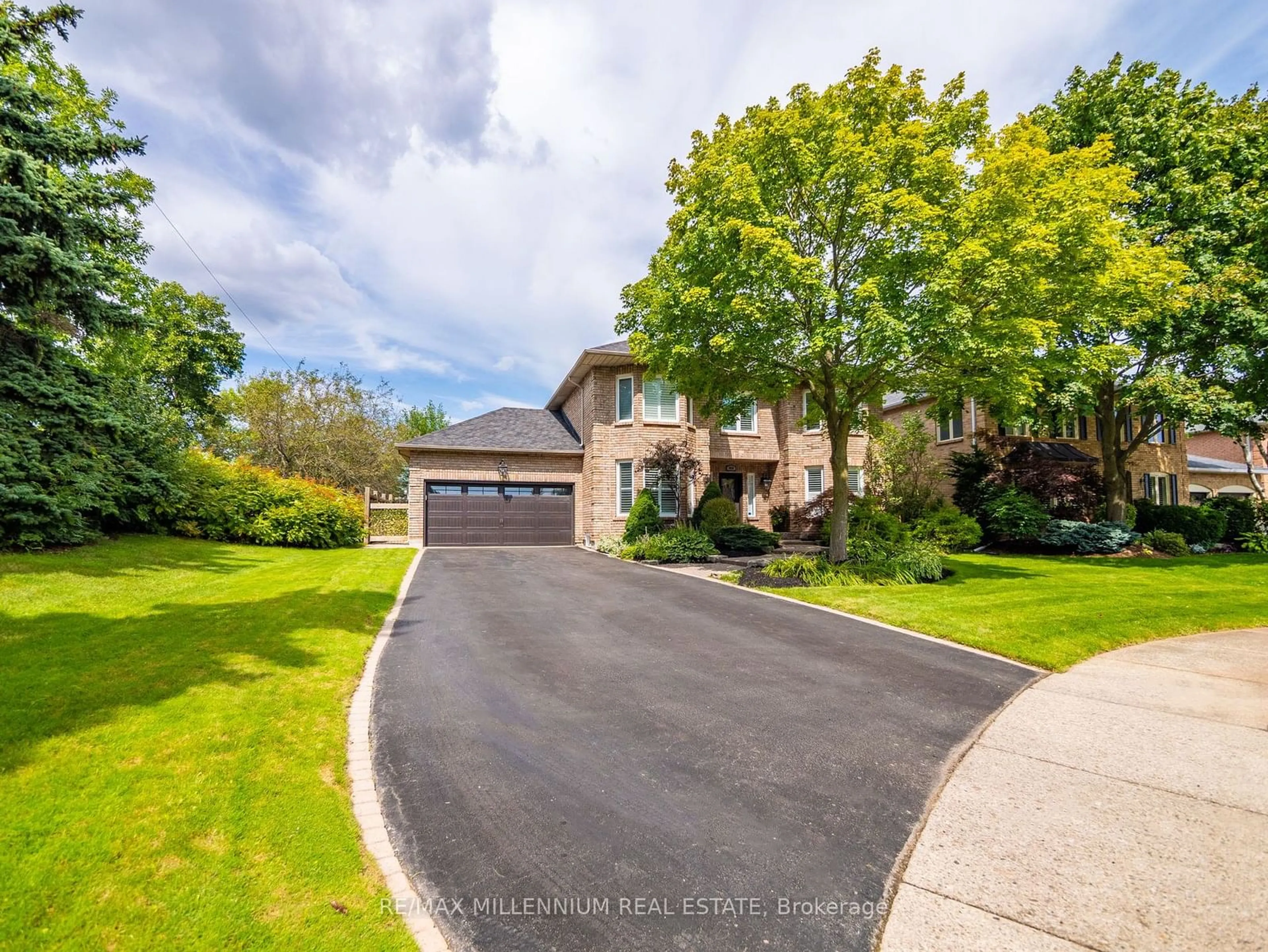 Frontside or backside of a home, the street view for 1050 Masters Green, Oakville Ontario L6M 2P1