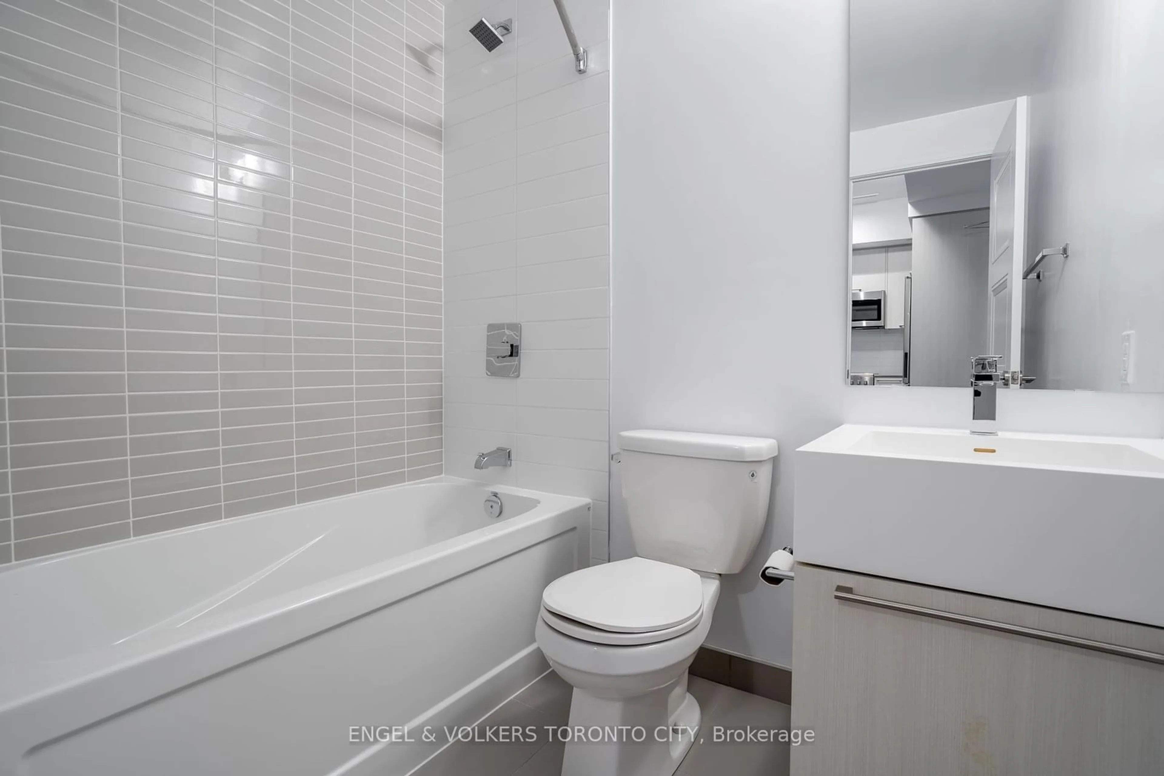 Bathroom, ceramic floors for 25 Neighbourhood Lane #202, Toronto Ontario M8Y 0C4