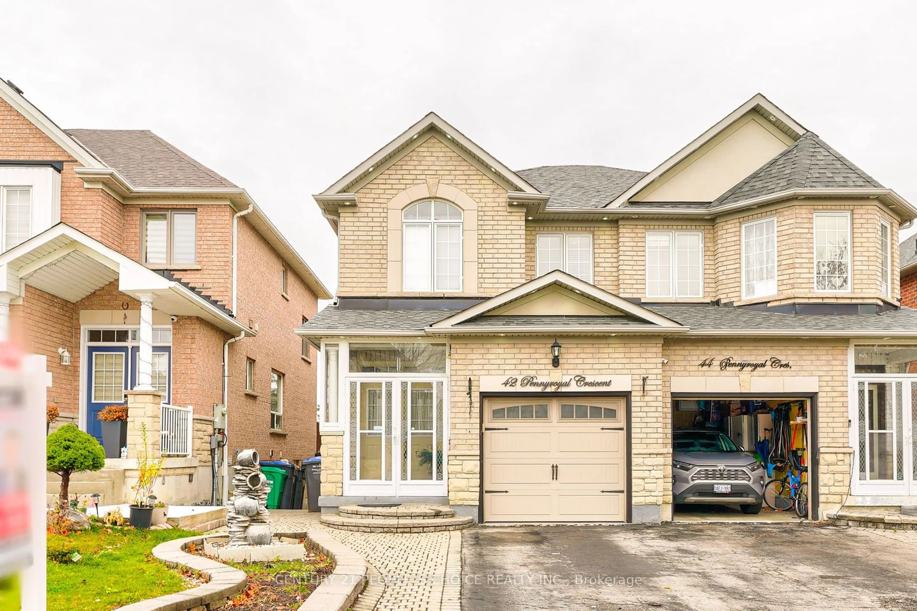 Frontside or backside of a home, the street view for 42 Pennyroyal Cres, Brampton Ontario L6S 6J7