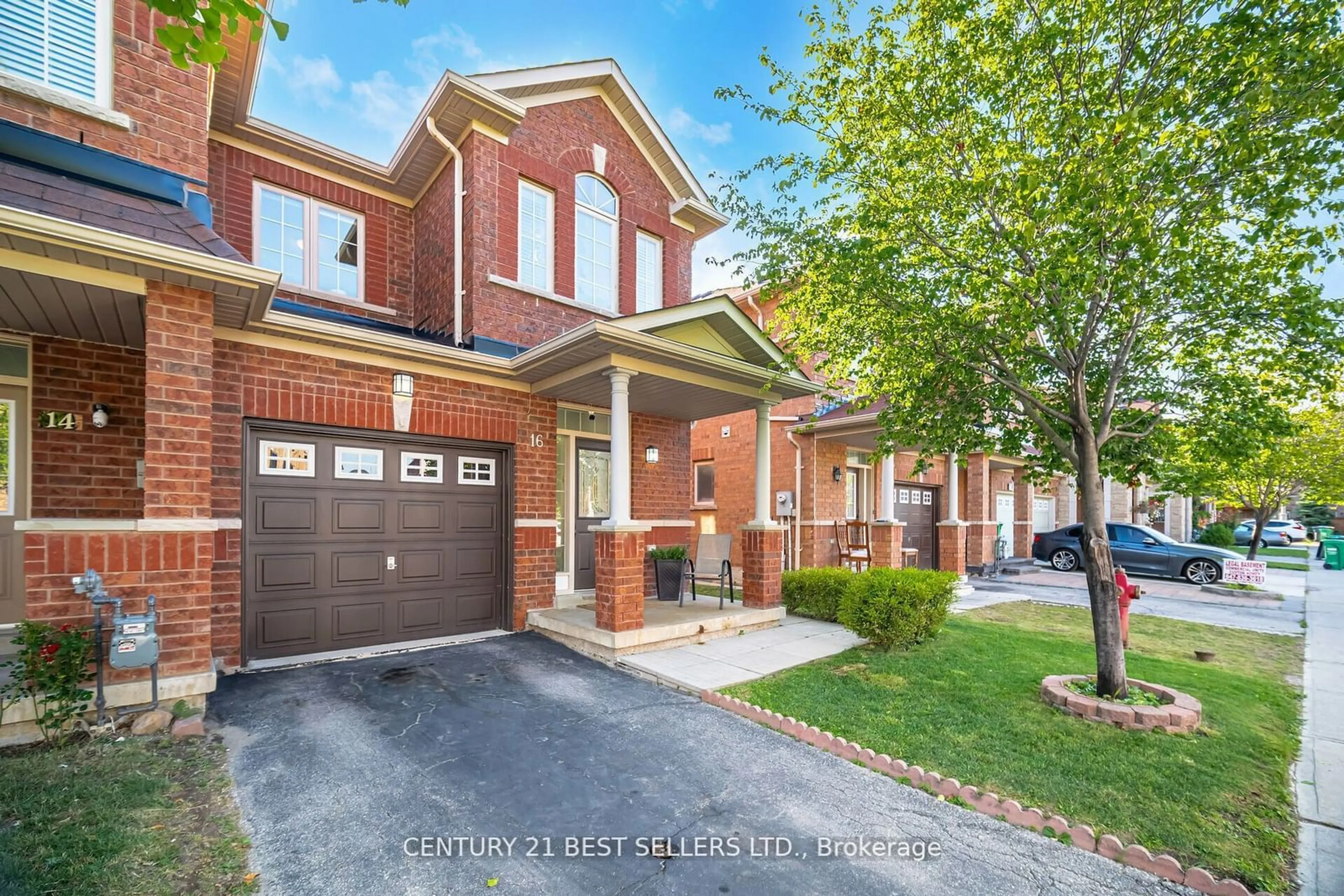 Home with brick exterior material for 16 Osgoode Dr, Brampton Ontario L6P 2Z4