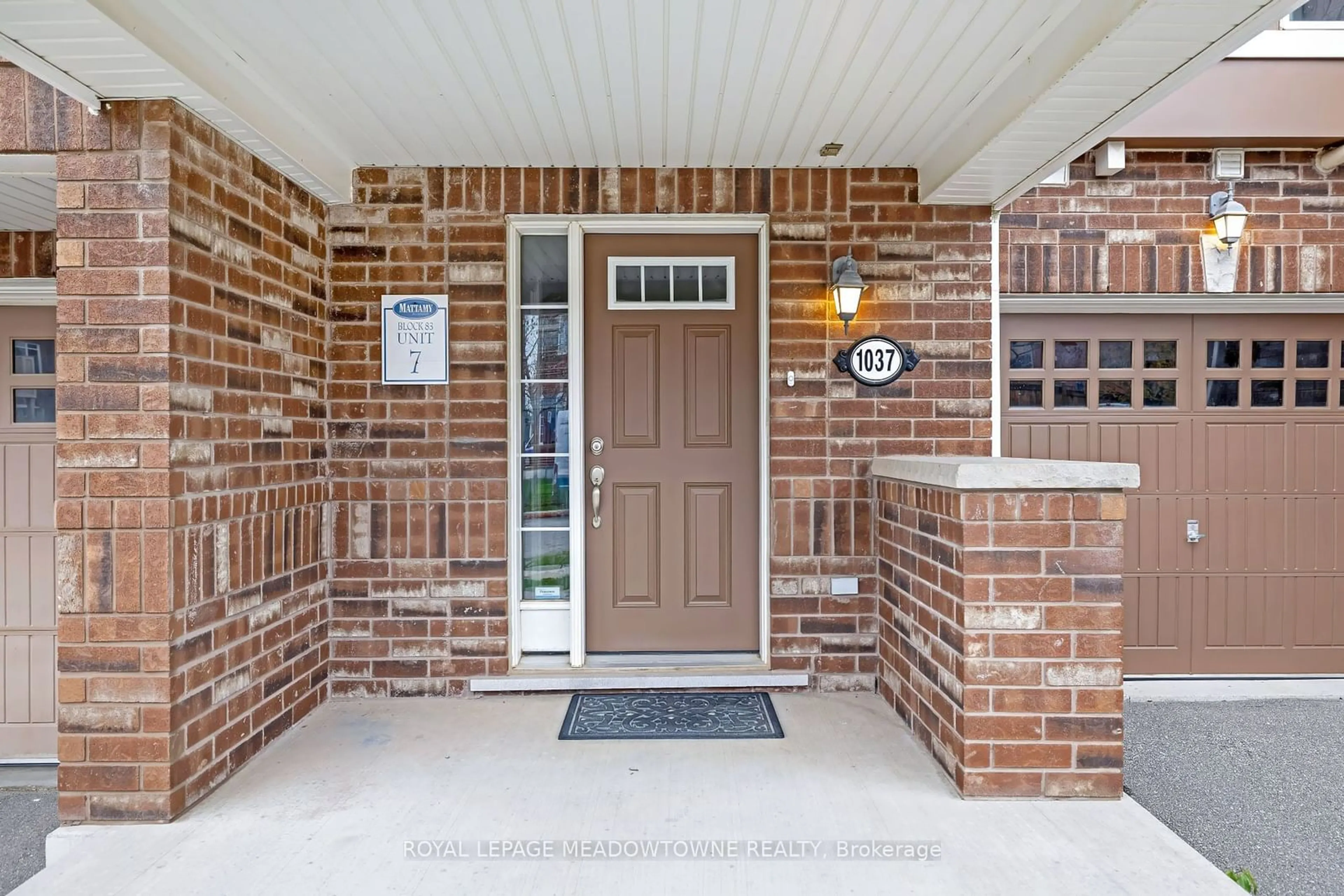 Indoor entryway, ceramic floors for 1037 HAXTON Hts, Milton Ontario L9T 8G6