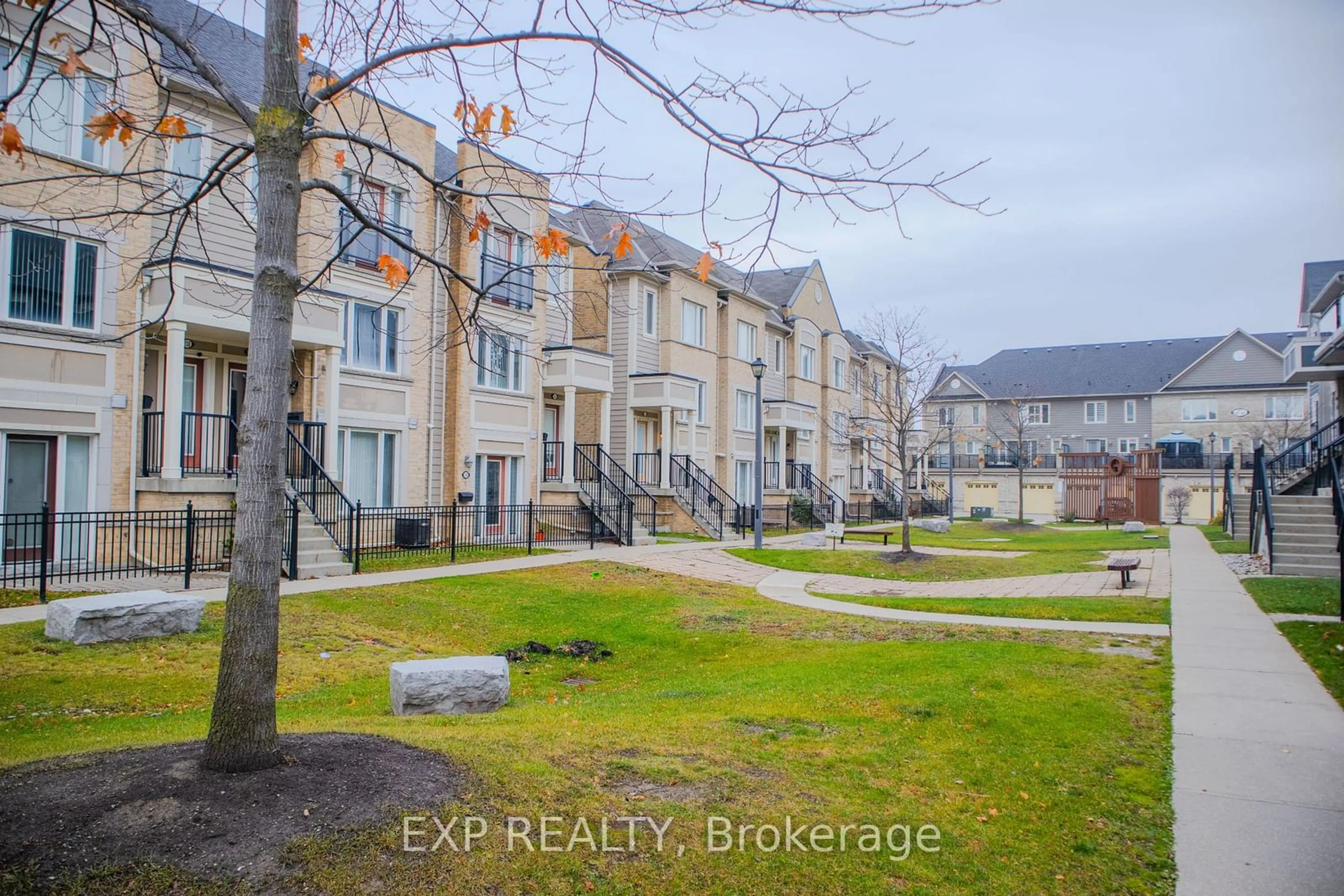 A pic from exterior of the house or condo, the street view for 60 Fairwood Circ #4, Brampton Ontario L6R 0Y6