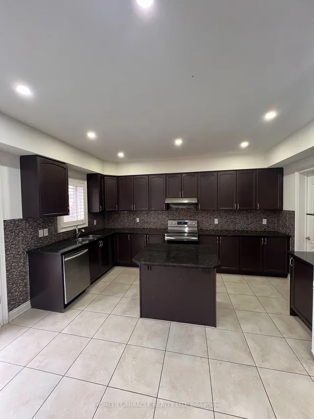 Additional property image - 8 Arda Cres