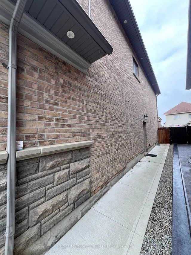 Additional property image - 8 Arda Cres