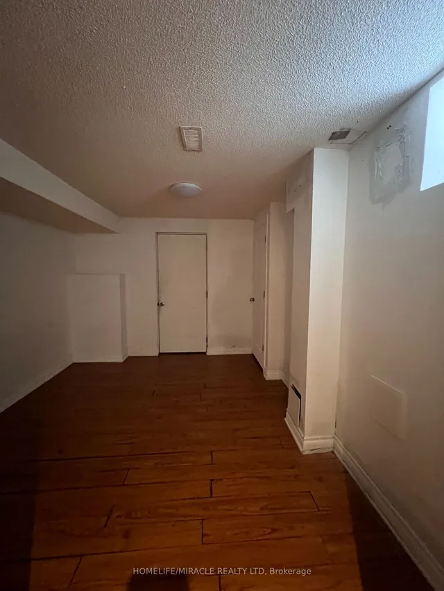 Additional property image - 8 Arda Cres