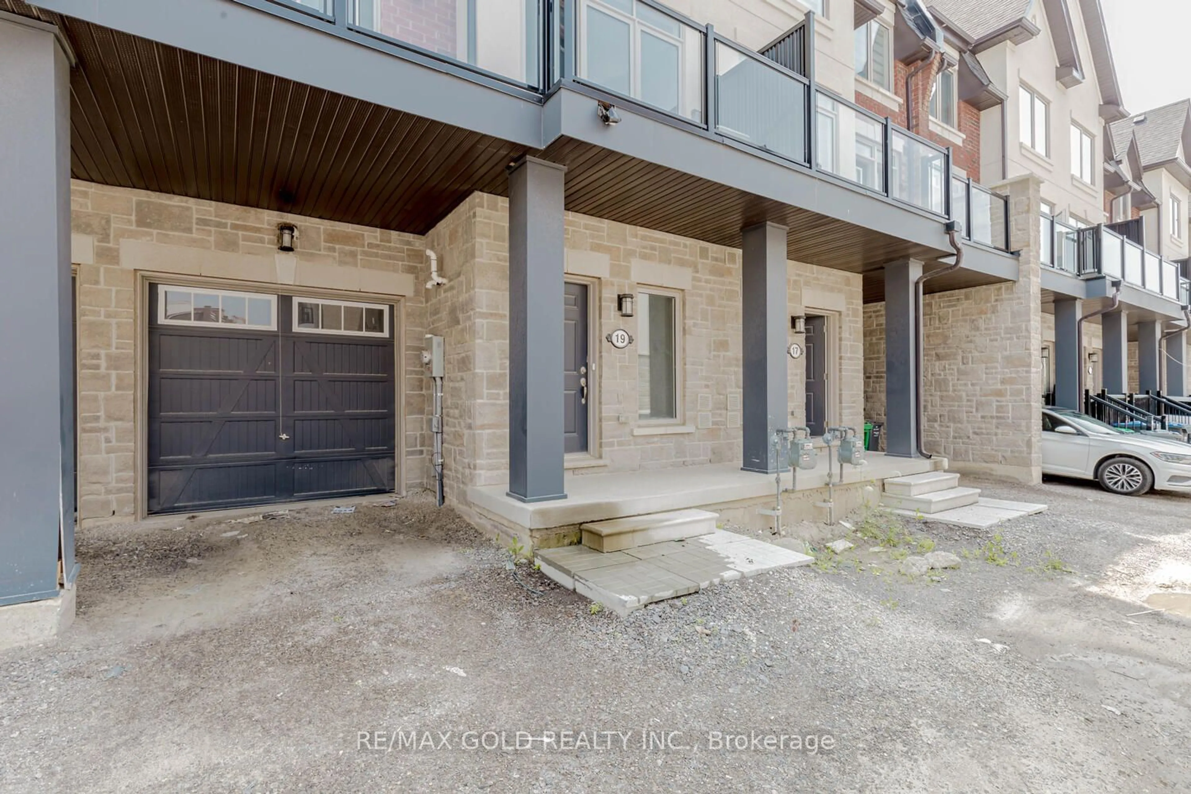 A pic from exterior of the house or condo, the street view for 19 Tiveron Ave, Caledon Ontario L7C 4L4