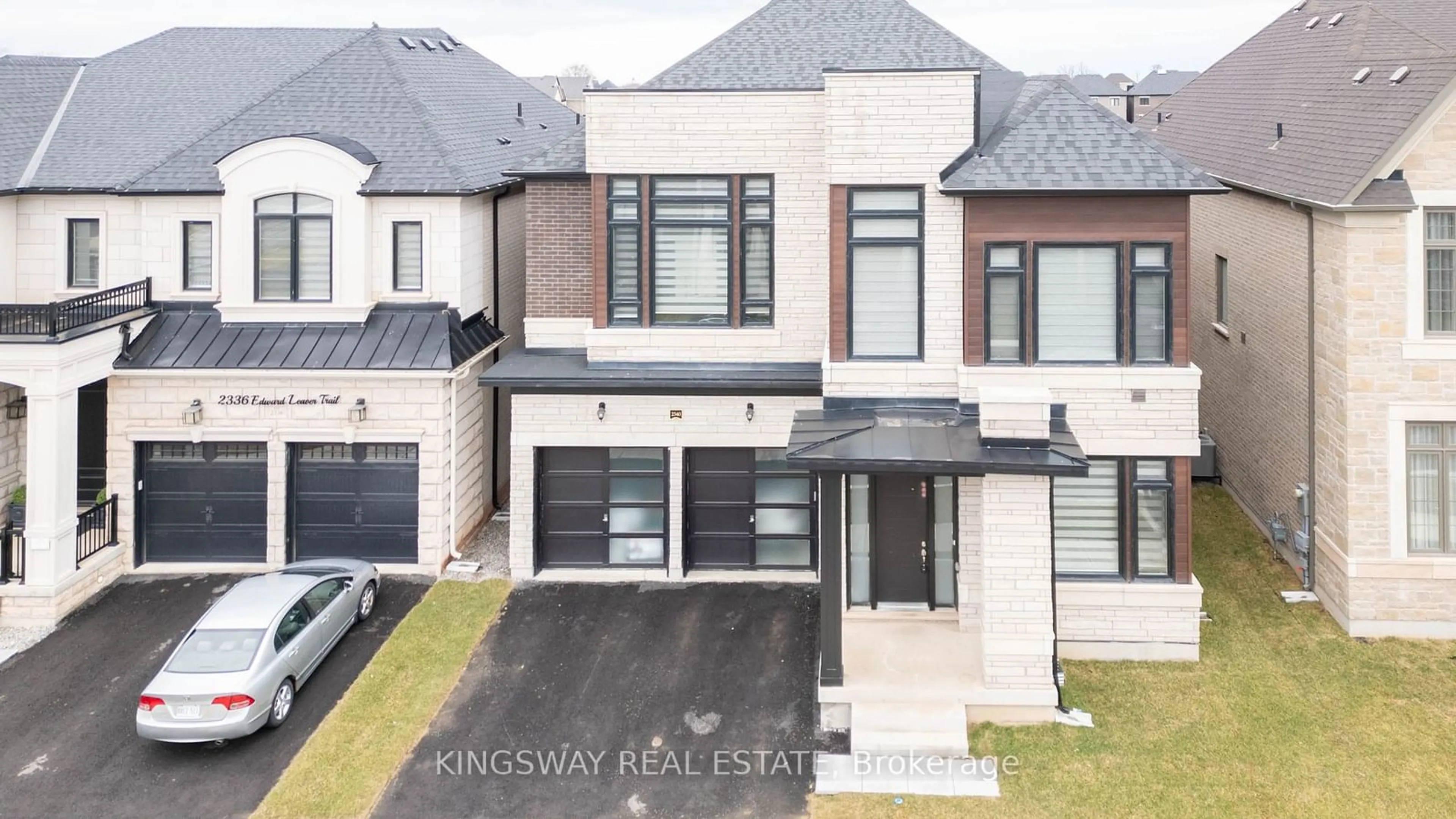 Frontside or backside of a home, mountain for 2340 Edward Leaver Tr, Oakville Ontario L6M 5M7