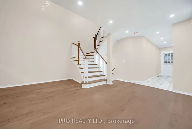Additional image 33 of 1204 Prestonwood Cres
