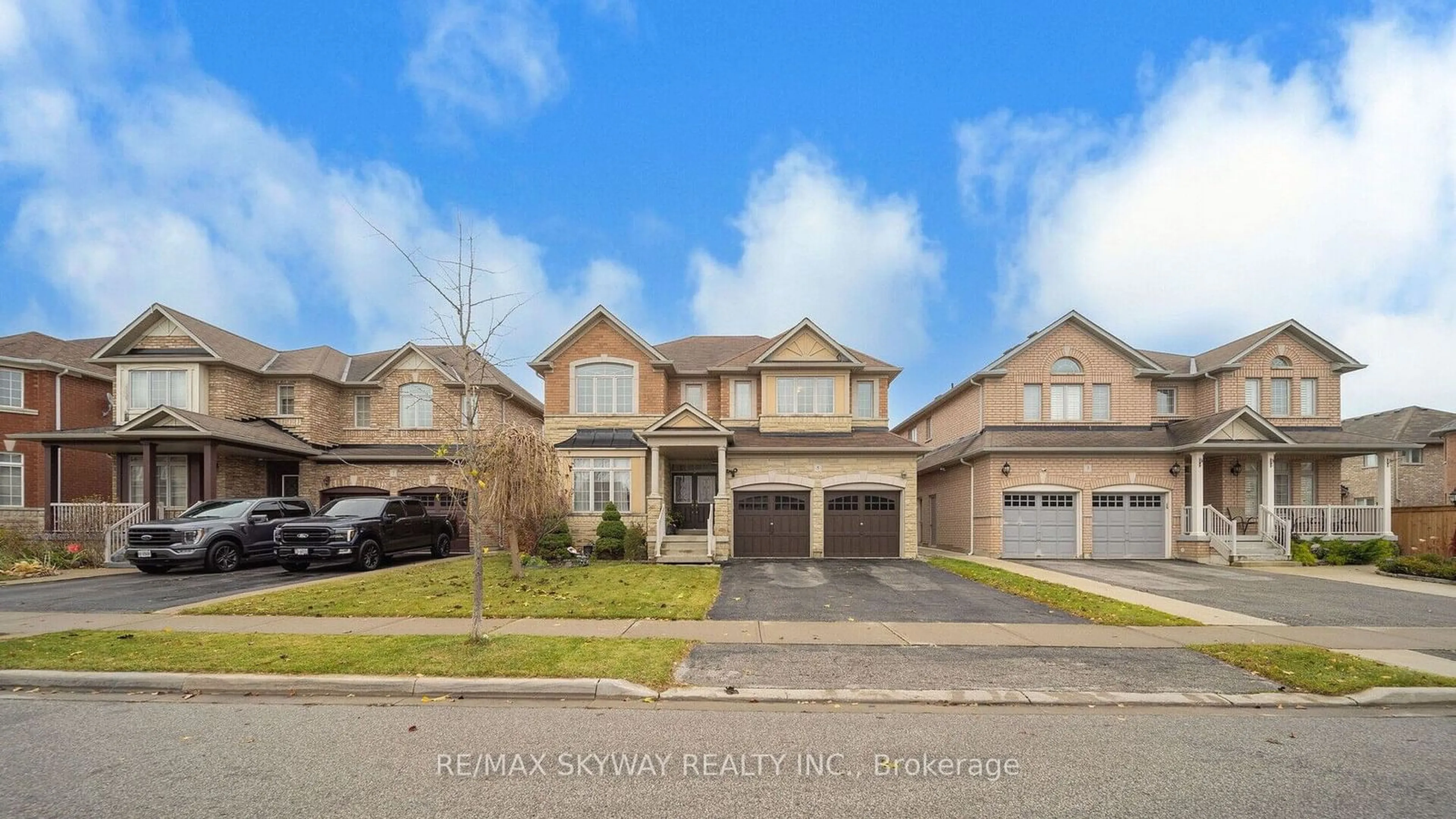 Frontside or backside of a home, the street view for 5 Kerrigan Dr, Brampton Ontario L6R 0S4