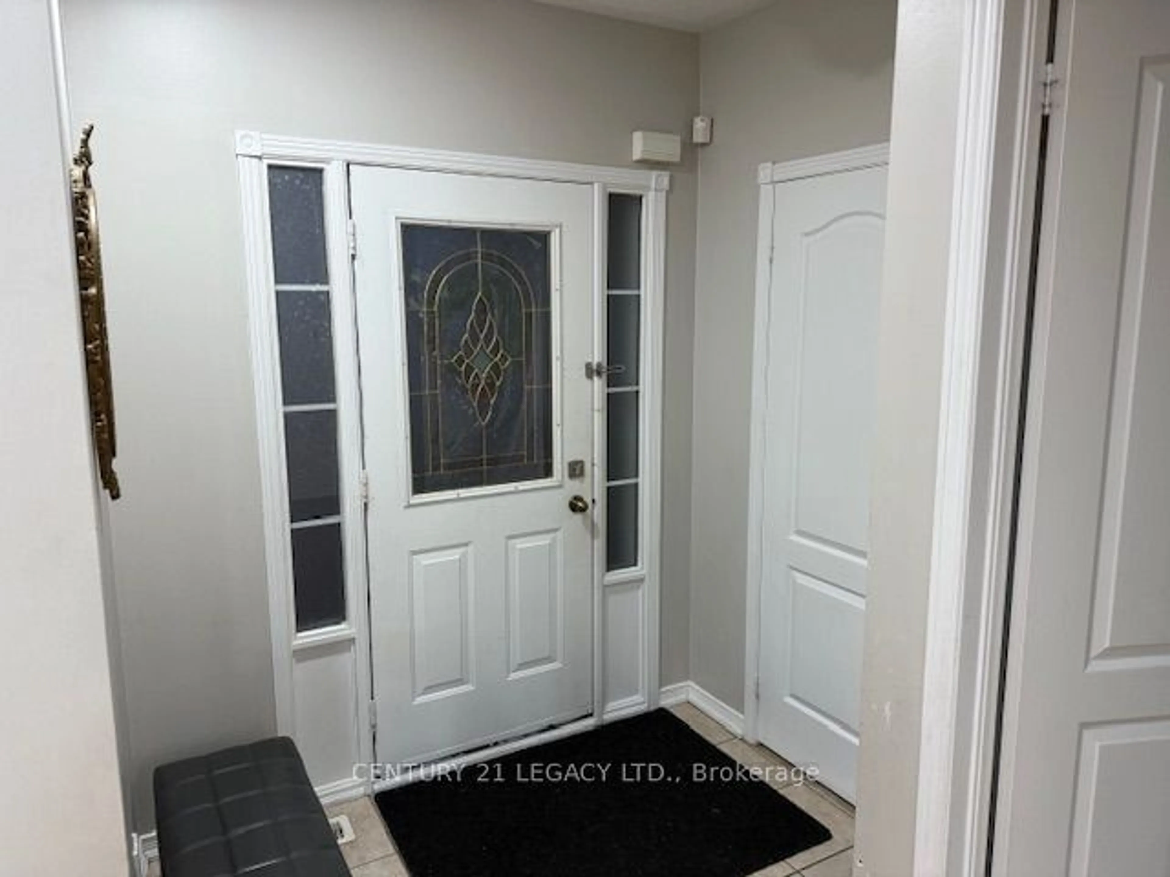 Indoor entryway, unknown floor for 82 Monaco Crt, Brampton Ontario L7A 1X5