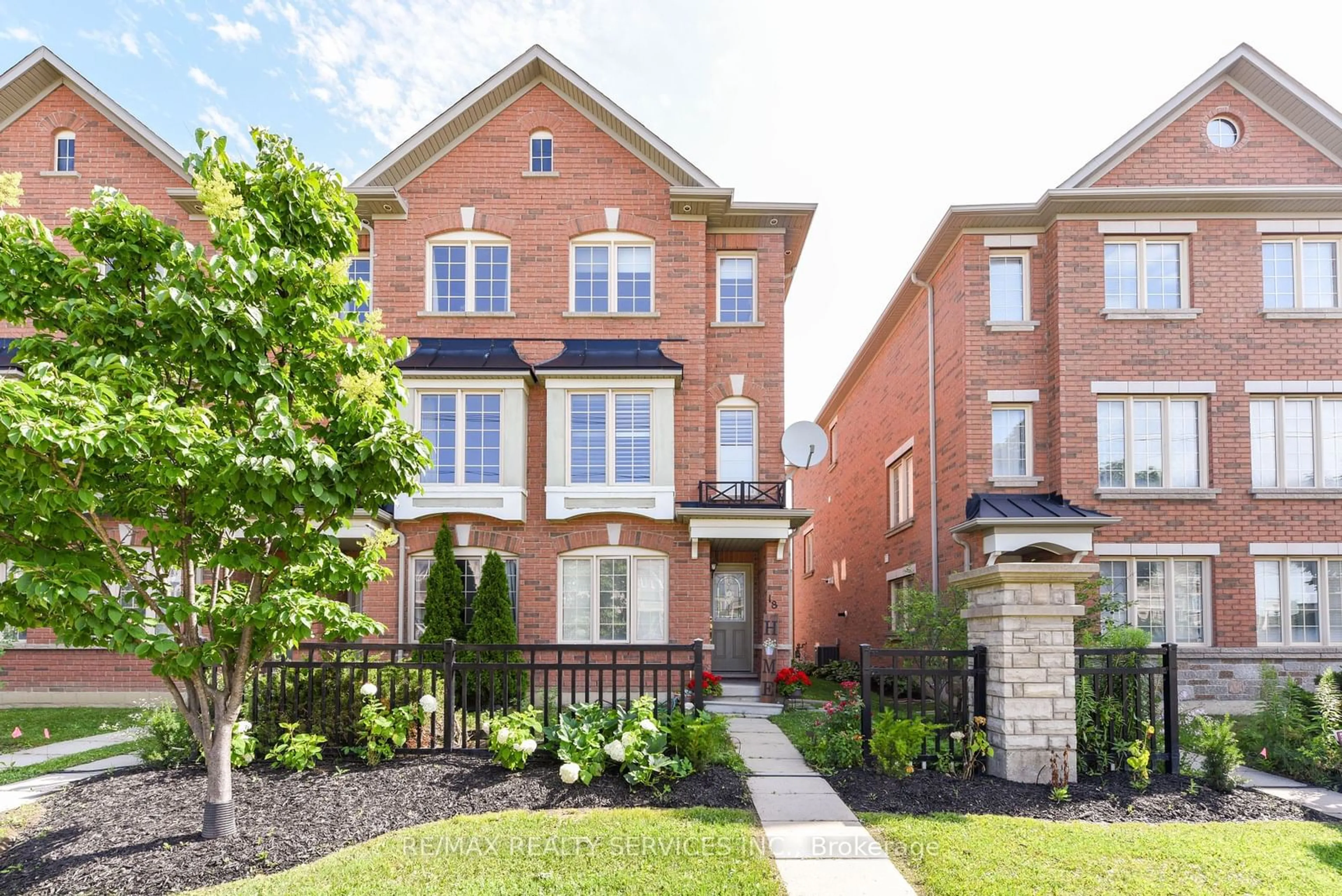 Home with brick exterior material for 18 Shiraz Dr, Brampton Ontario L6R 0W7