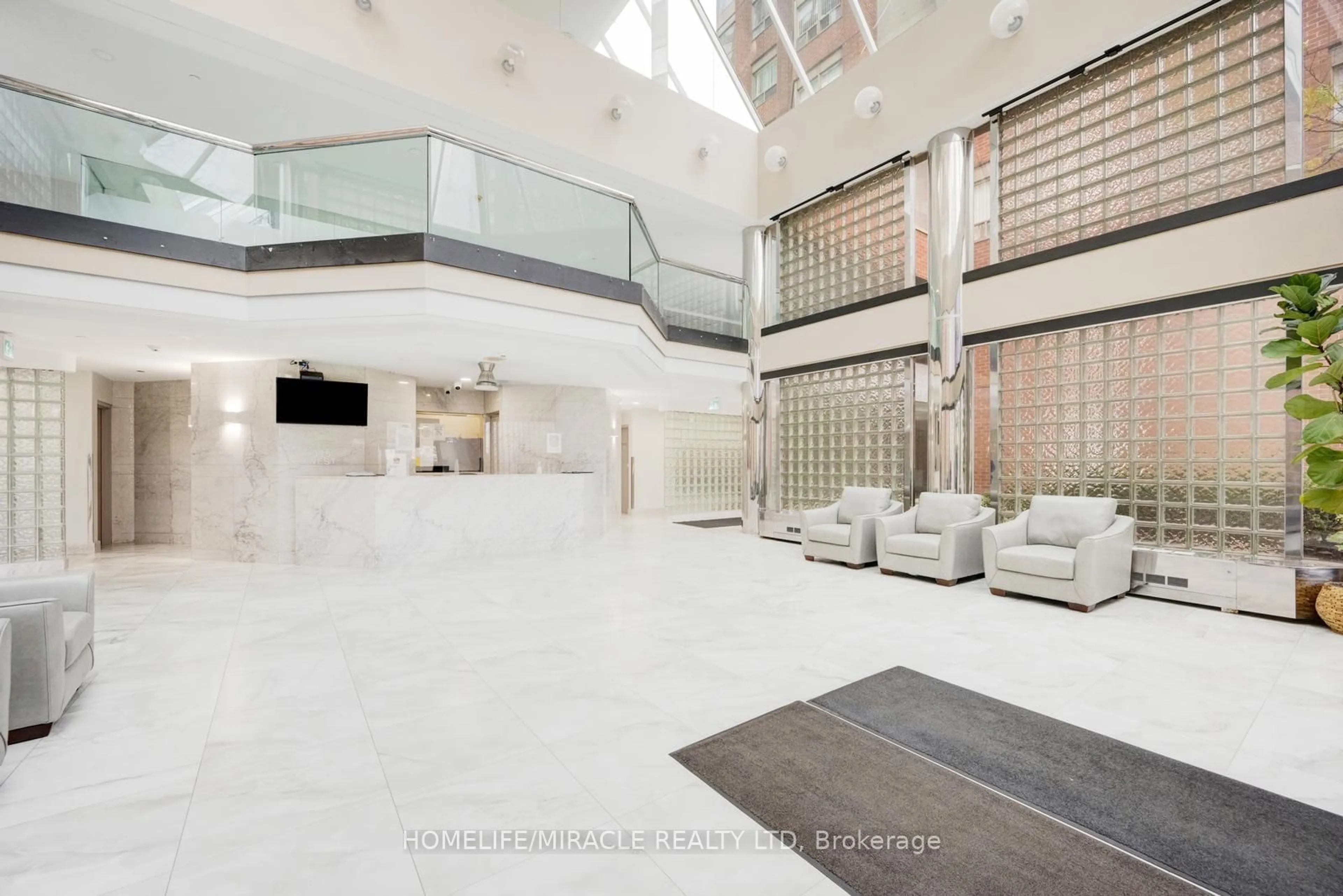 Indoor lobby, ceramic floors for 325 Webb Dr #701, Mississauga Ontario L5B 3Z9