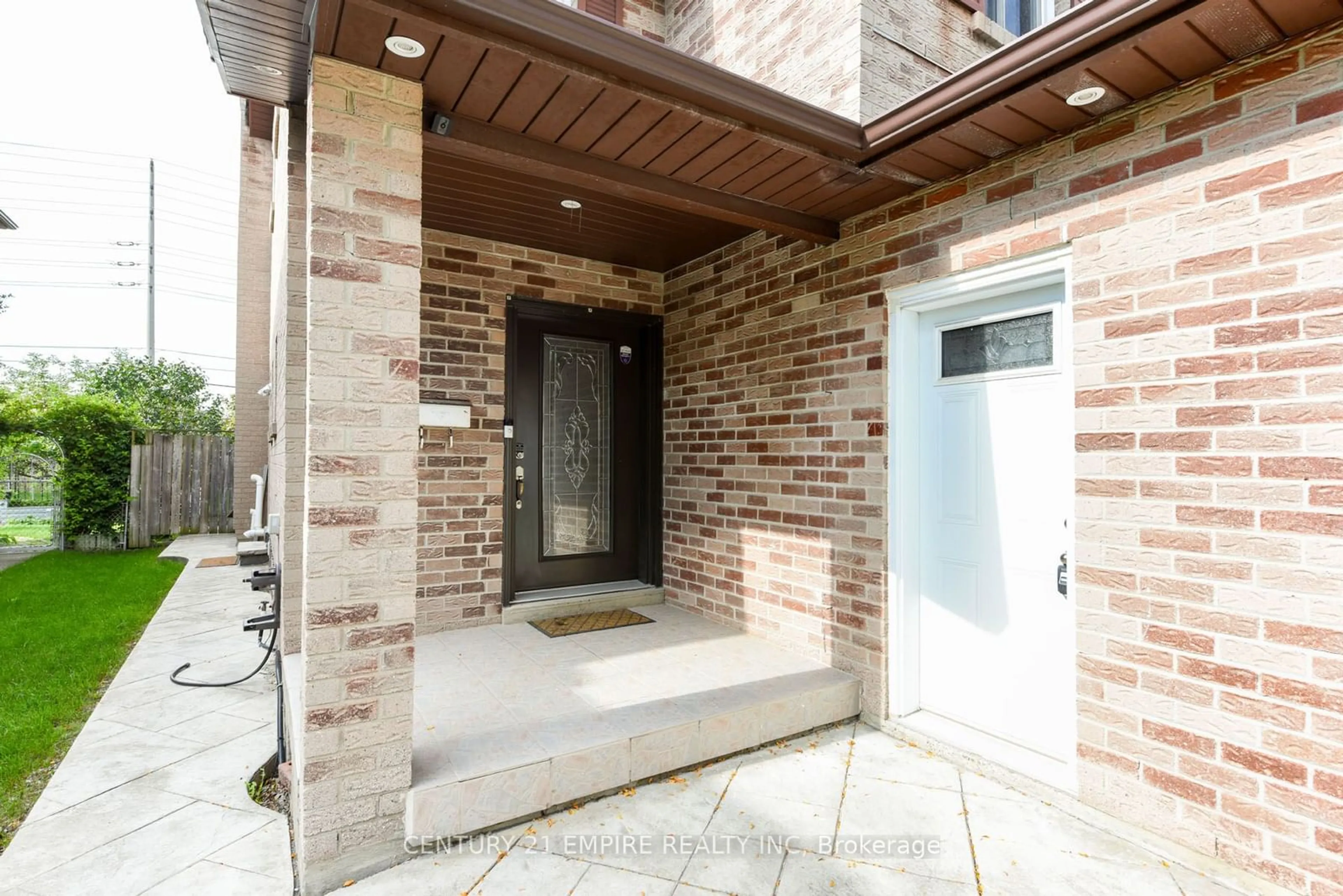 Indoor entryway, ceramic floors for 4233 Tea Garden Circ, Mississauga Ontario L5B 2Z1