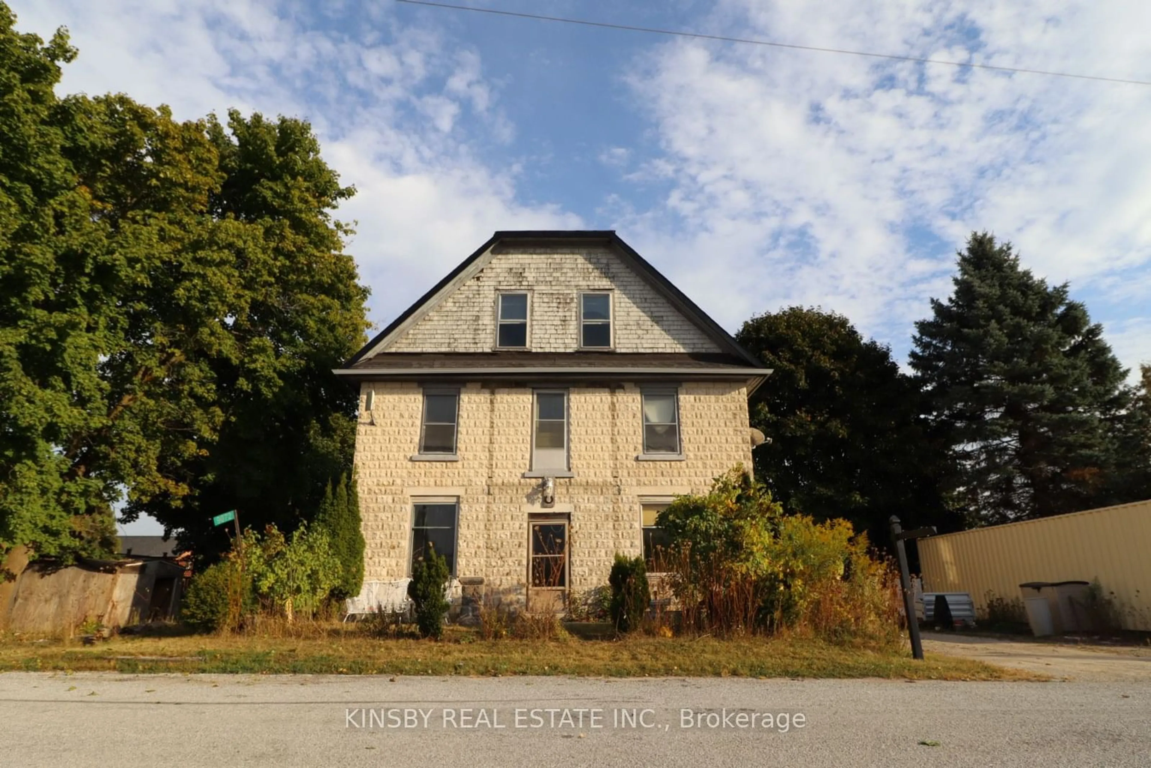 Frontside or backside of a home, the front or back of building for 9072 Guelph Junction Rd, Milton Ontario L0P 1B0