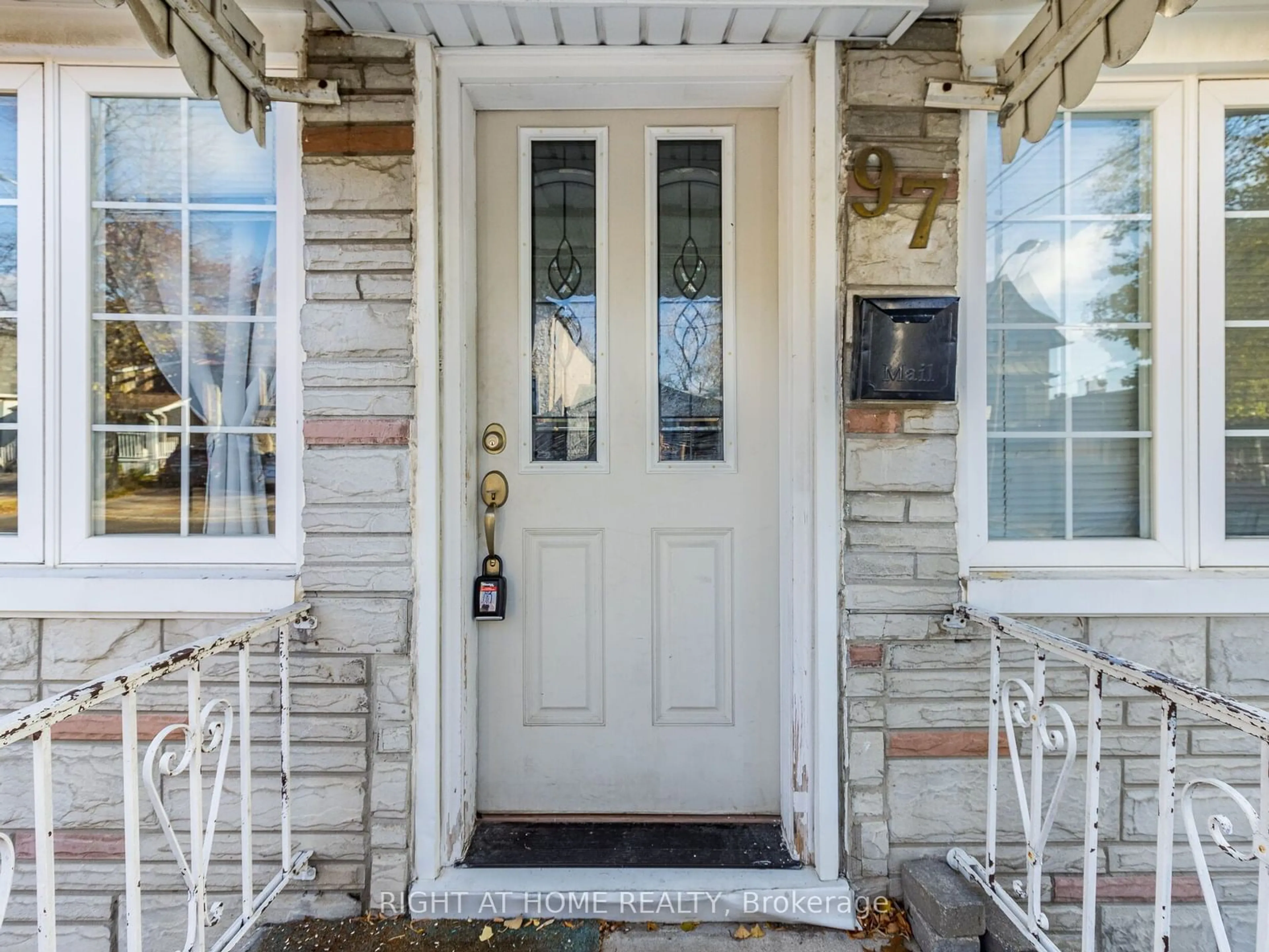 Indoor entryway, wood floors for 97 29th St, Toronto Ontario M8W 3B1