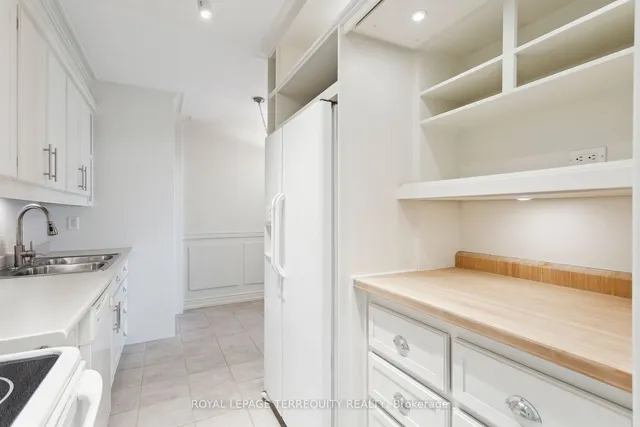Additional property image - 714 The West Mall Unit 909