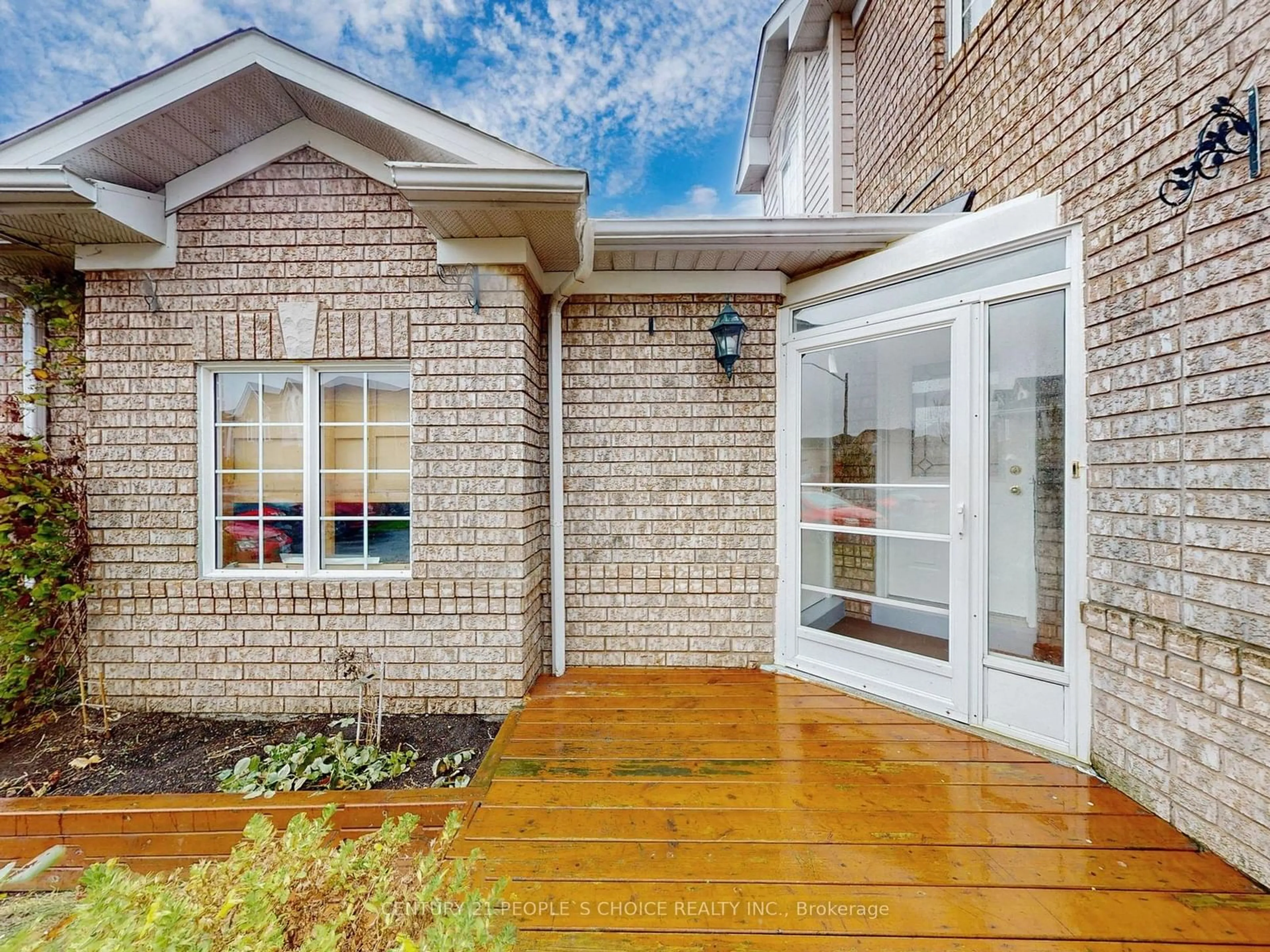 Home with brick exterior material for 5472 Hurst Crt, Mississauga Ontario L5V 2C8