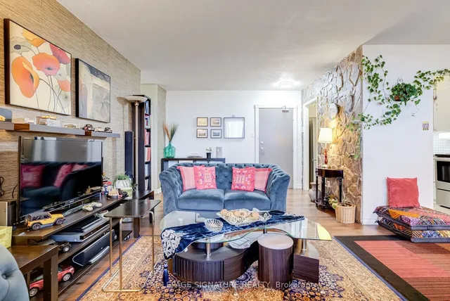 Additional property image - 3390 Weston Rd Unit 1007