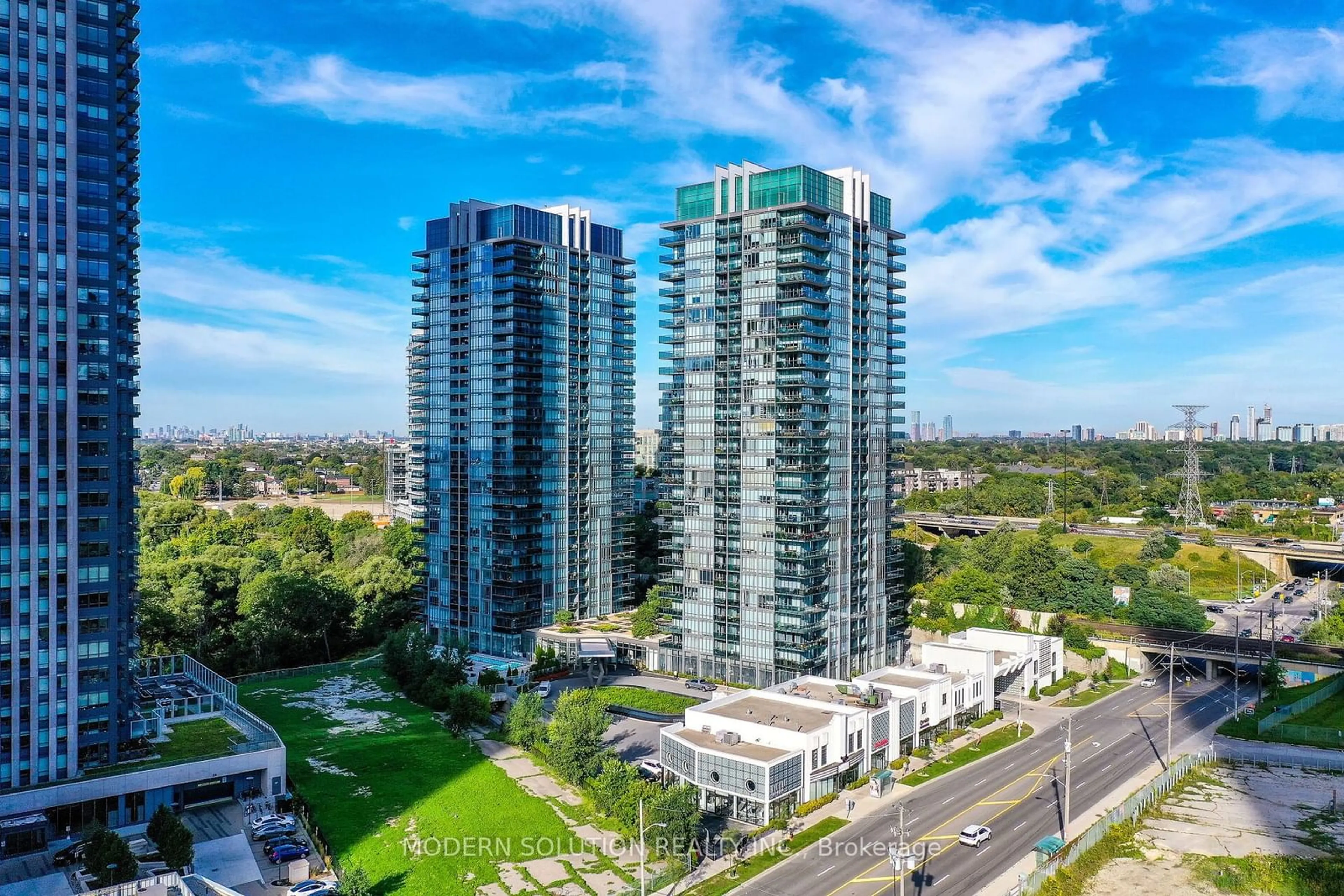 A pic from exterior of the house or condo, the view of city buildings for 90 Park Lawn Rd #1515, Toronto Ontario M8Y 0B6