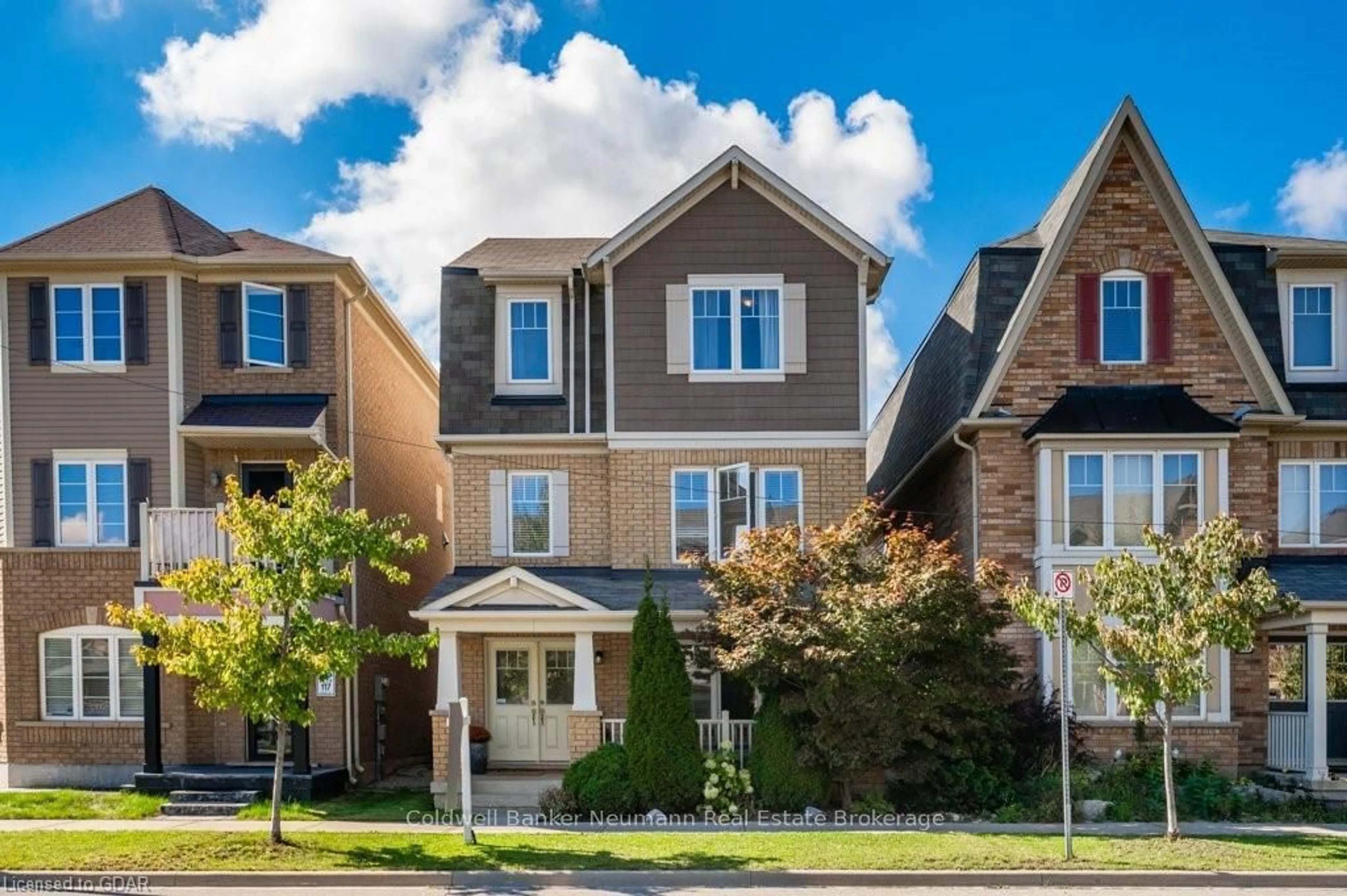 Frontside or backside of a home, the street view for 343 DYMOTT Ave, Milton Ontario L9T 0Z4