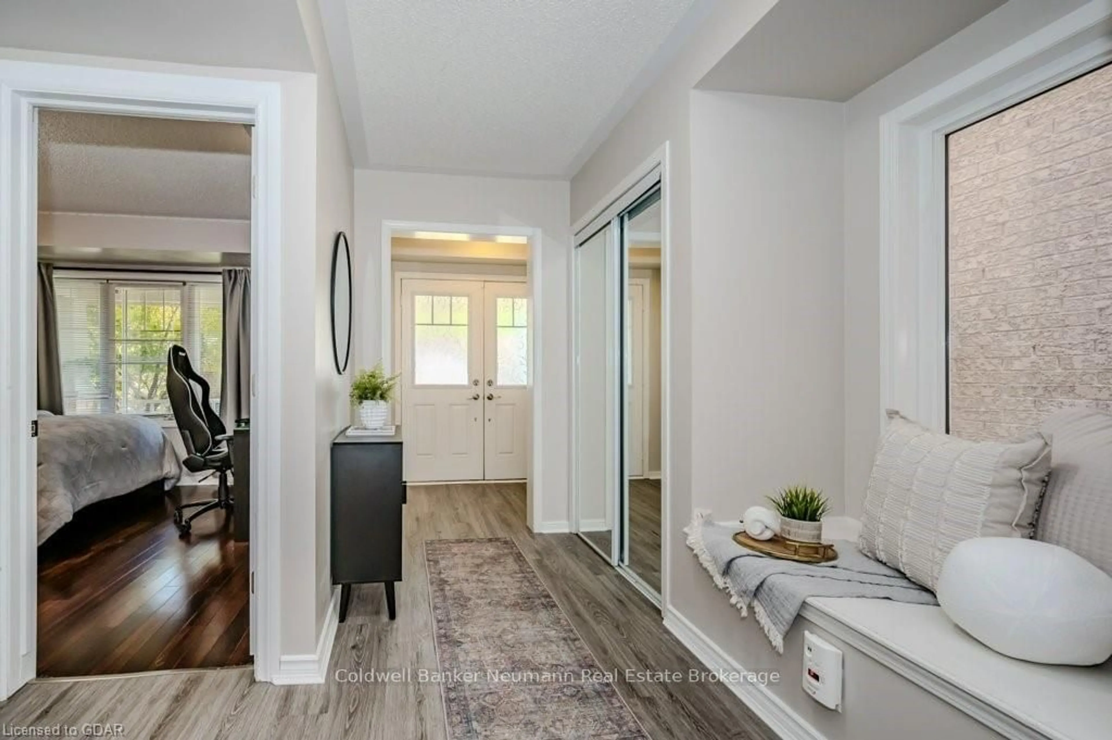 Indoor entryway, wood floors for 343 DYMOTT Ave, Milton Ontario L9T 0Z4