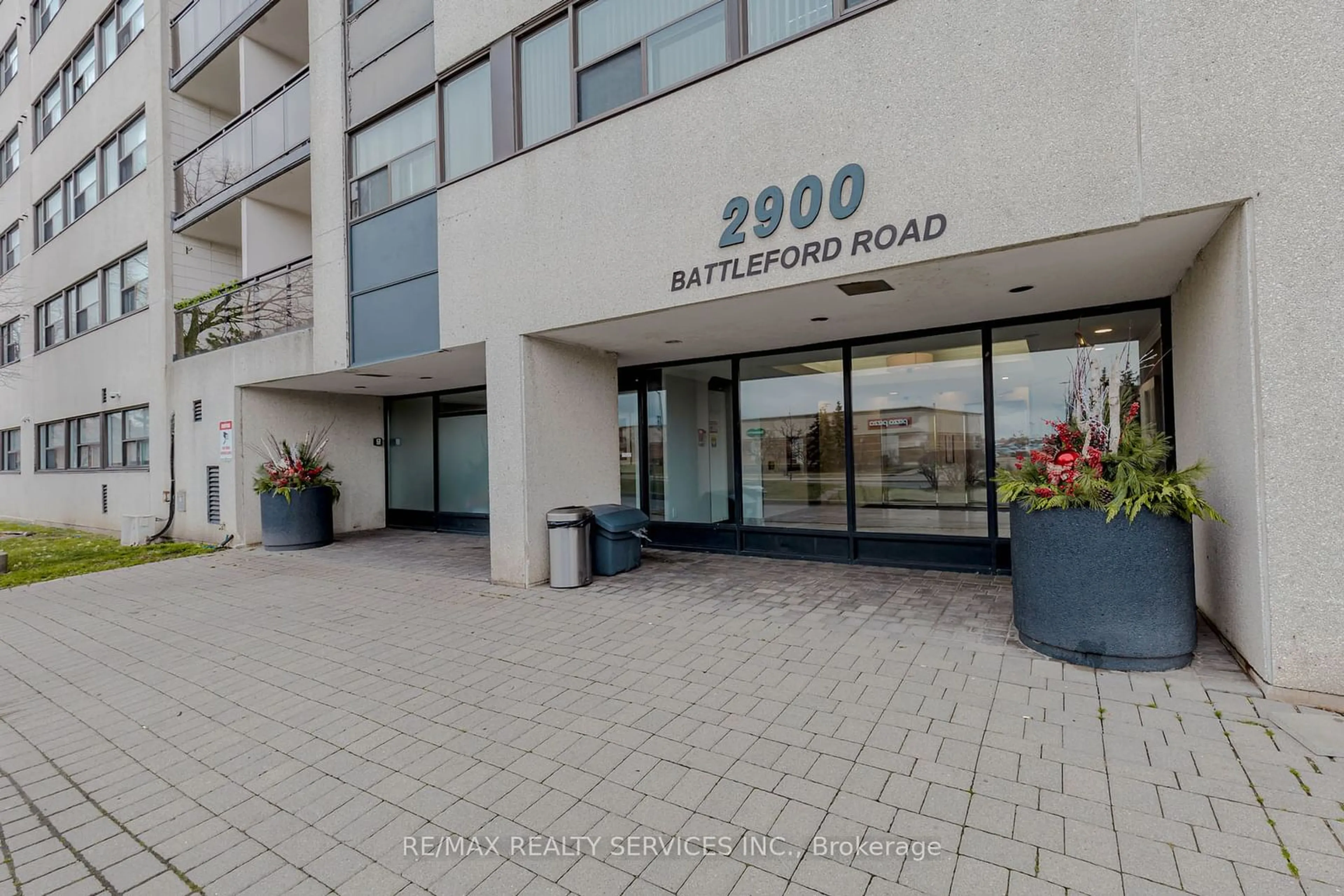 Patio, the front or back of building for 2900 Battleford Rd #407, Mississauga Ontario L5N 2V9