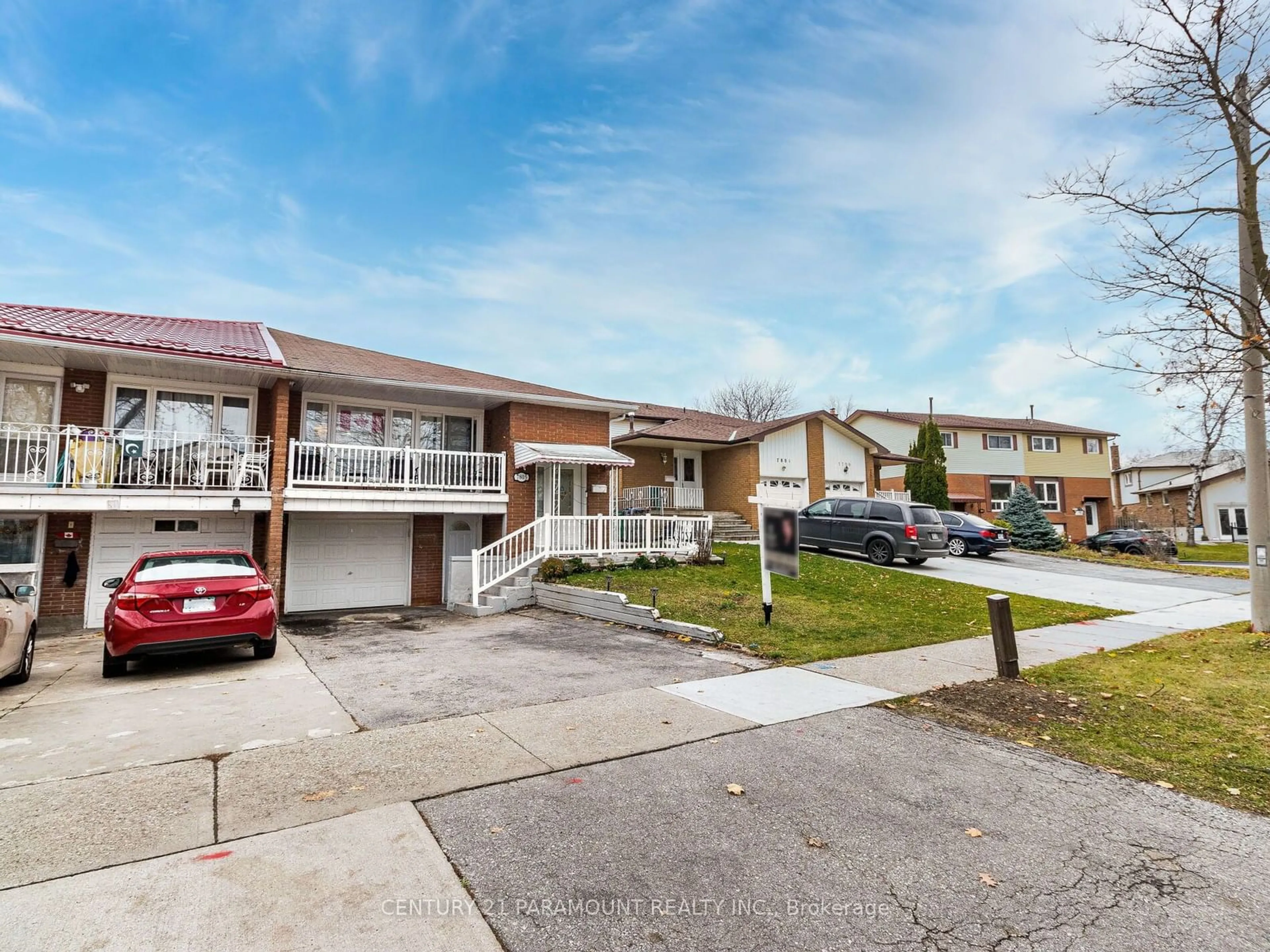 Frontside or backside of a home, the street view for 7805 Wildfern Dr, Mississauga Ontario L4T 3P8