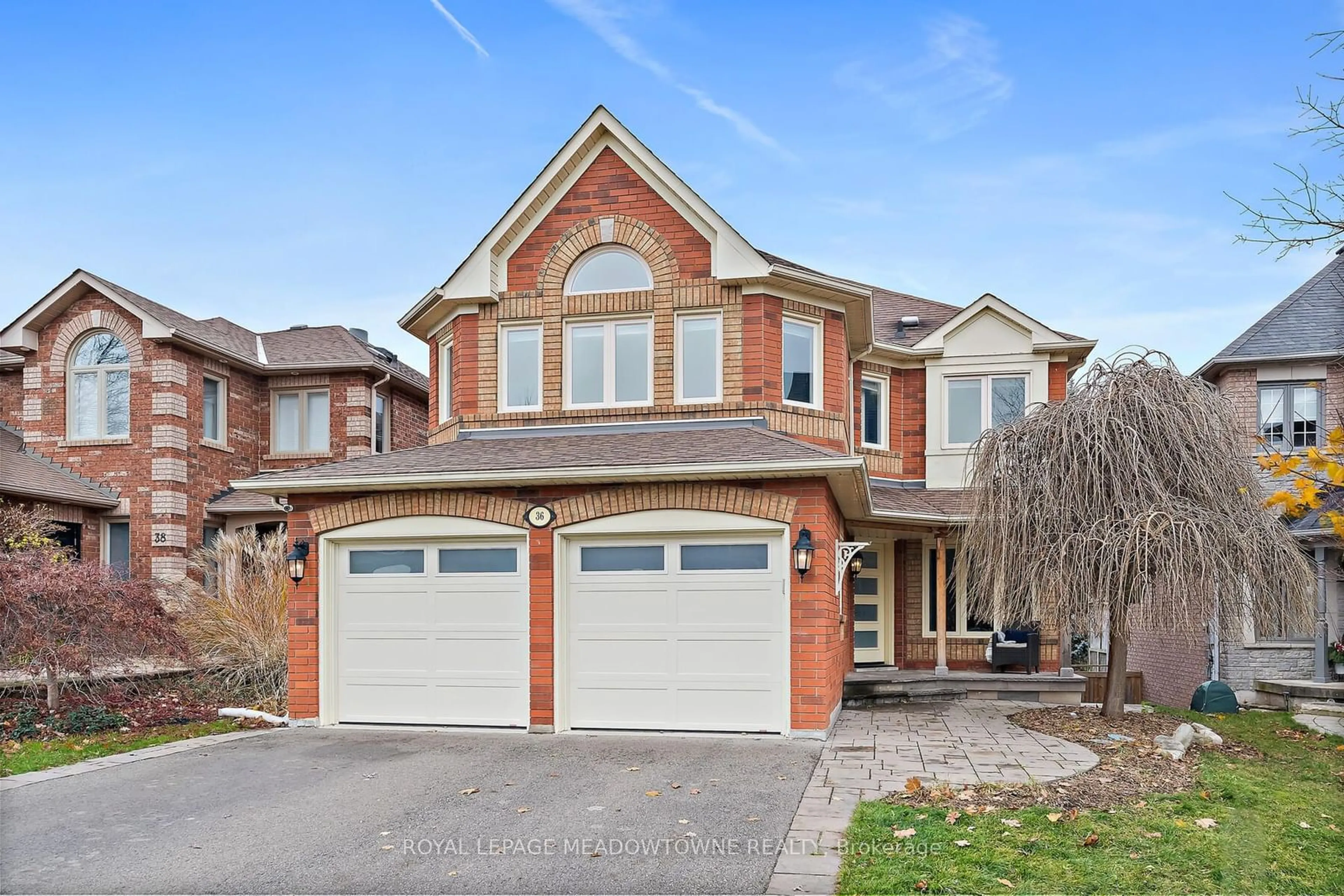 Frontside or backside of a home, the street view for 36 Oak St, Halton Hills Ontario L7G 5T6