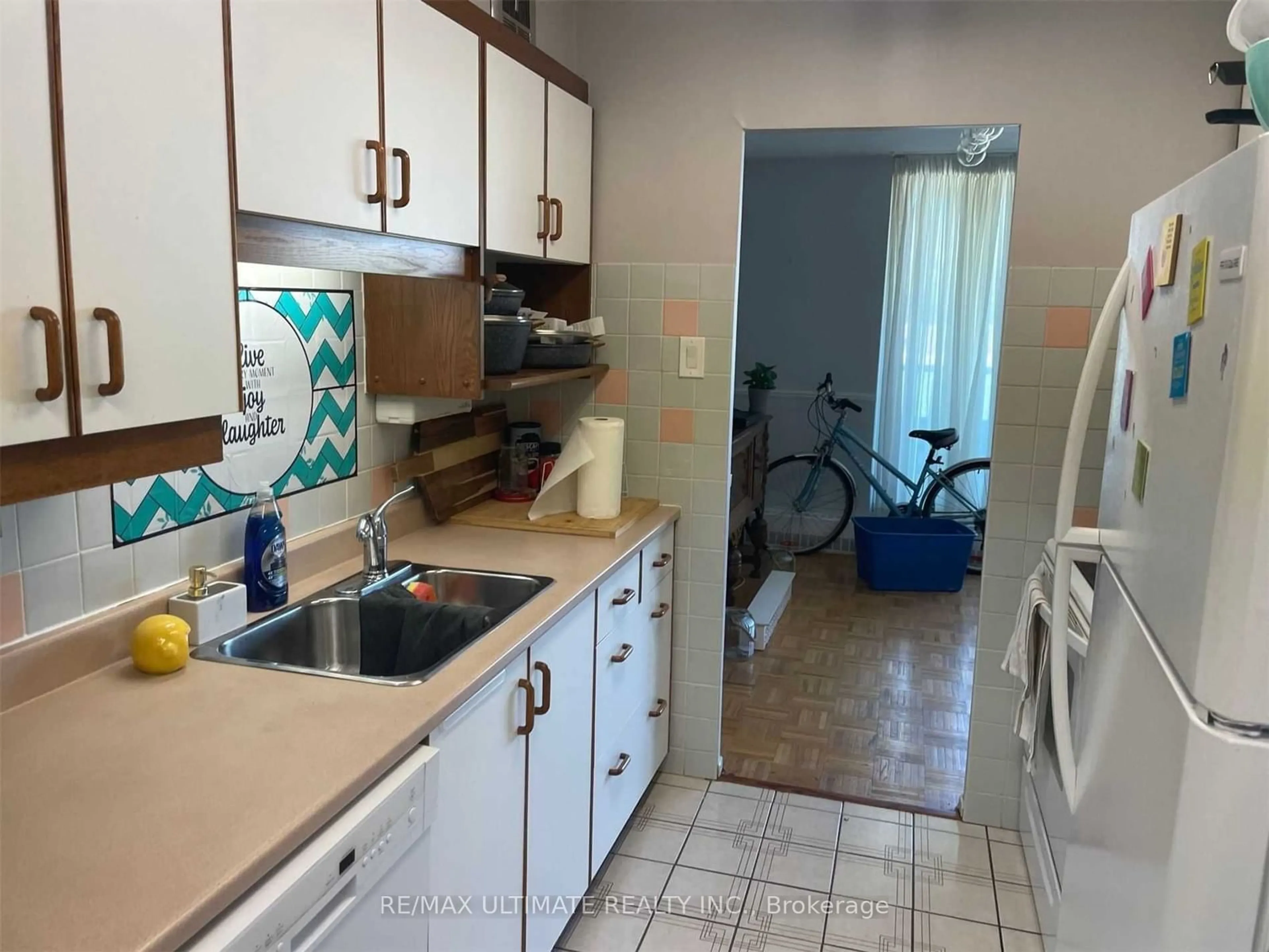 Standard kitchen, not visible floor, cottage for 44 Longbourne Dr #302, Toronto Ontario M9R 2M7