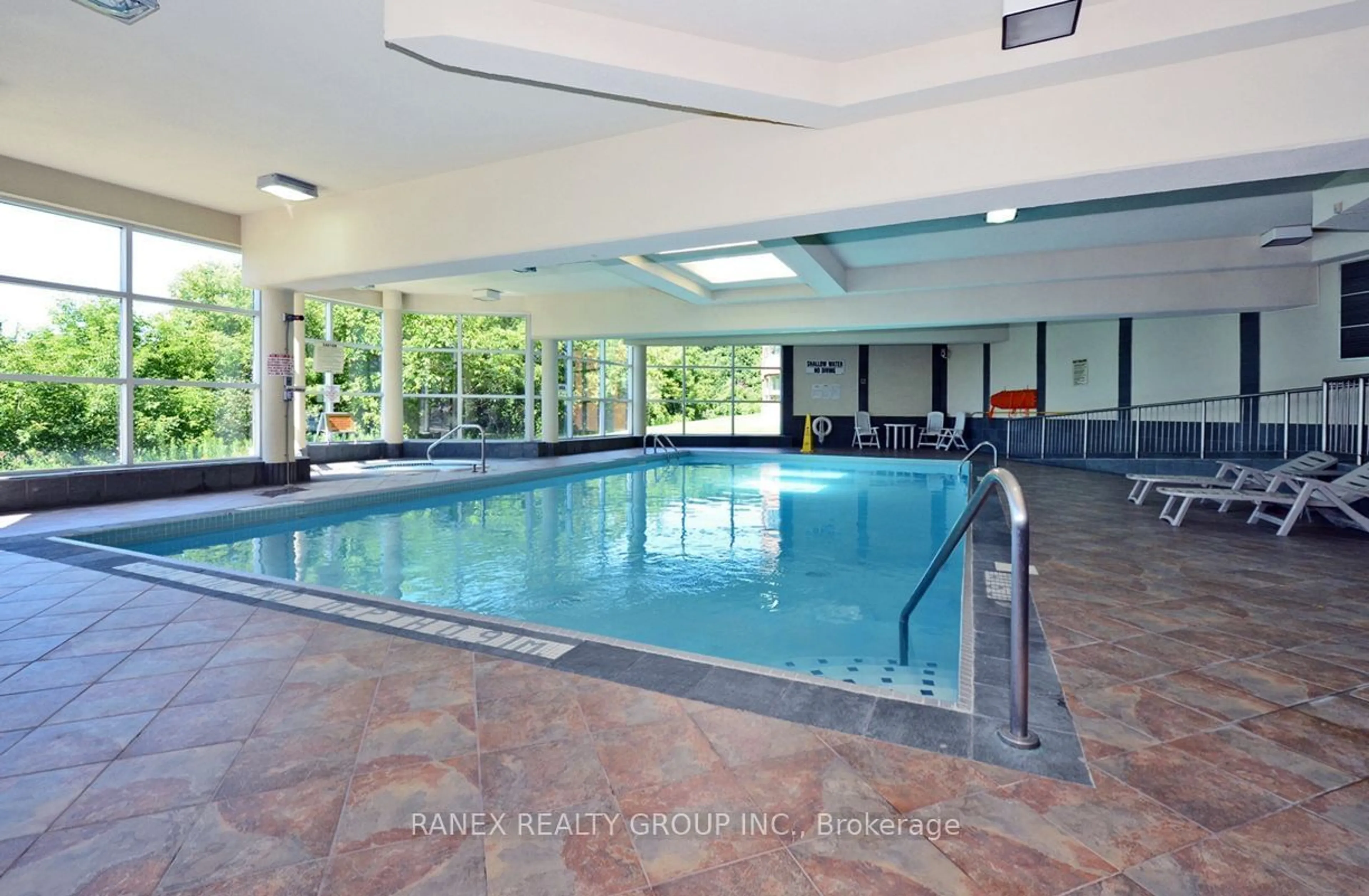 Indoor or outdoor pool for 6 Humberline Dr #620, Toronto Ontario M9W 6X8