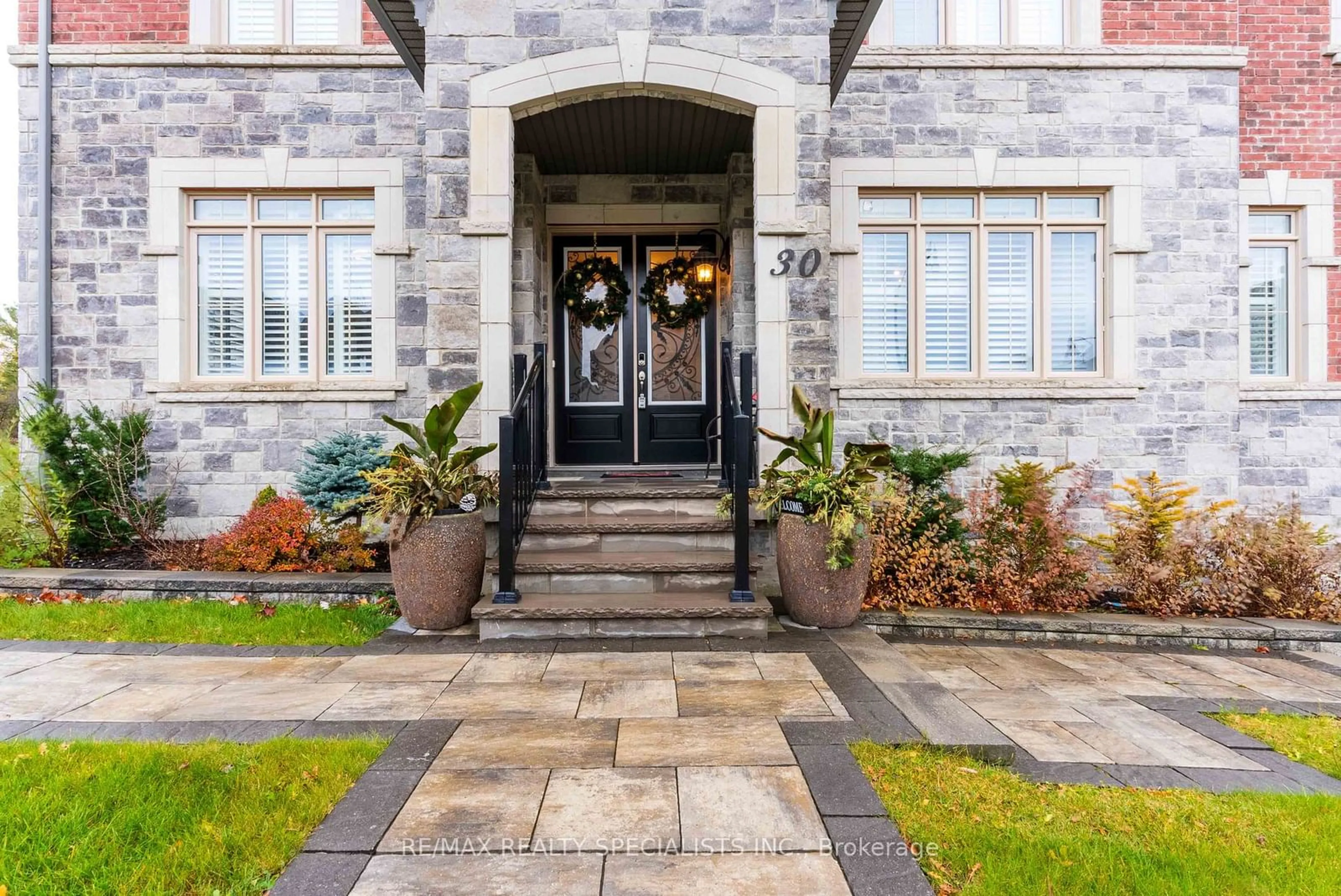 Indoor entryway, ceramic floors for 30 Trail Rider Dr, Brampton Ontario L6P 4M4