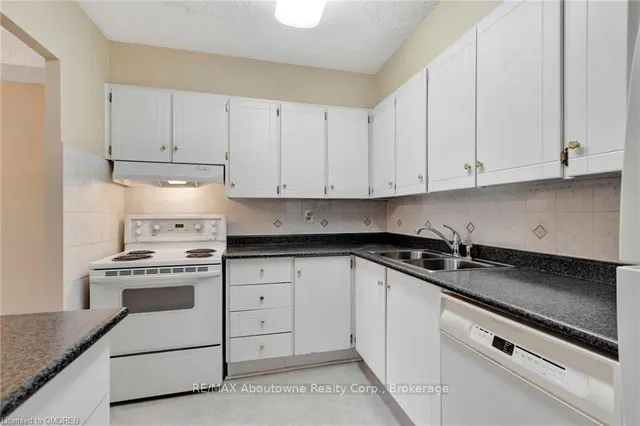 Additional image 22 of 1359 WHITE OAKS Blvd Unit 202