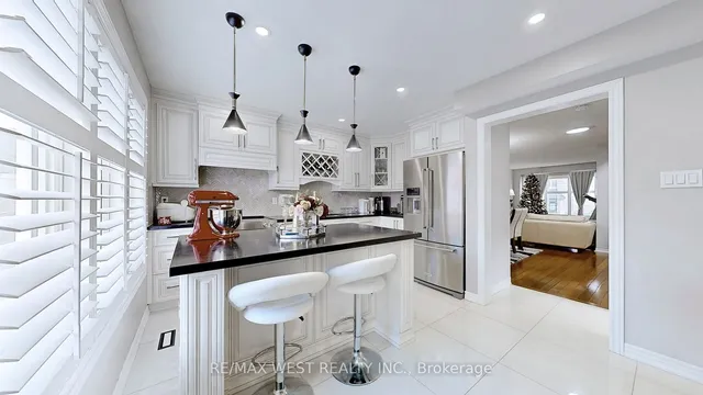 Additional property image - 10 Via Cassia Dr