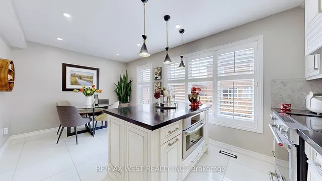 Additional property image - 10 Via Cassia Dr