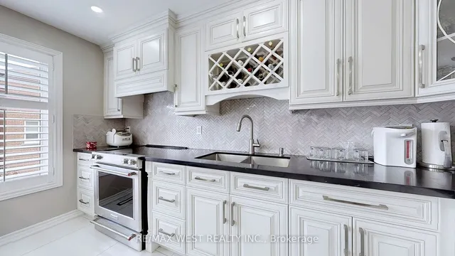 Additional property image - 10 Via Cassia Dr
