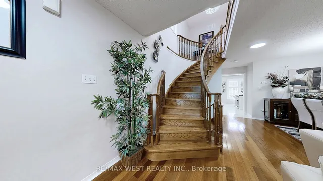 Additional property image - 10 Via Cassia Dr