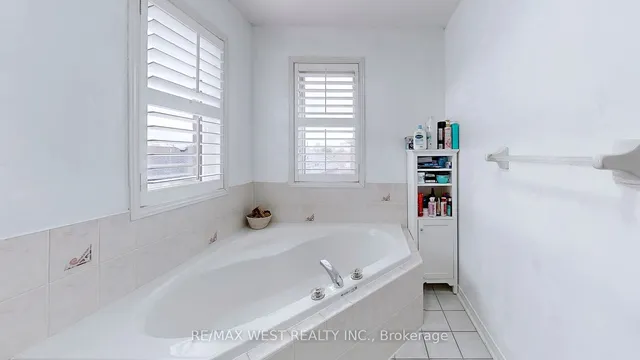 Additional property image - 10 Via Cassia Dr