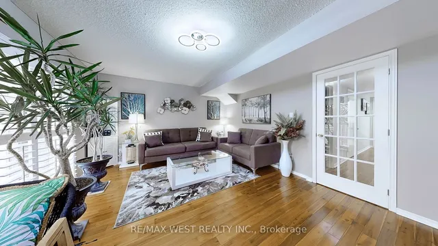 Additional property image - 10 Via Cassia Dr